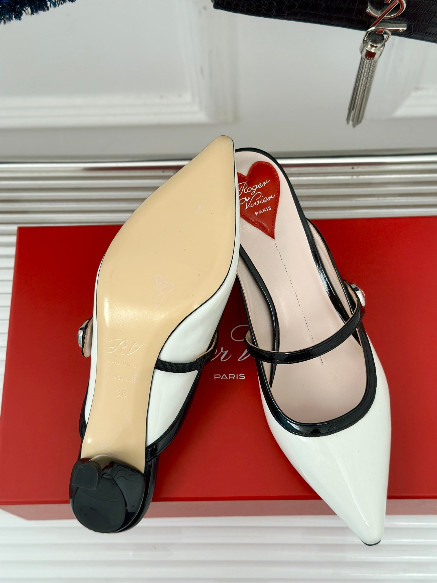 Mary Jane Virgule Mules 55 Balck White Patent Leather