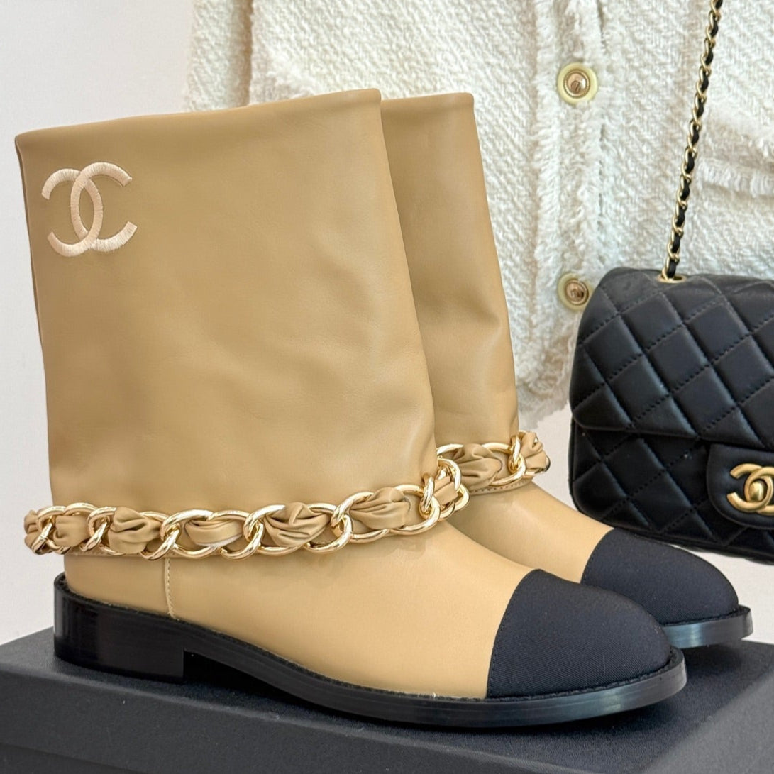 Chanel 25 Large Chain Flat-solved Boot Beige Black Lambskin 465421