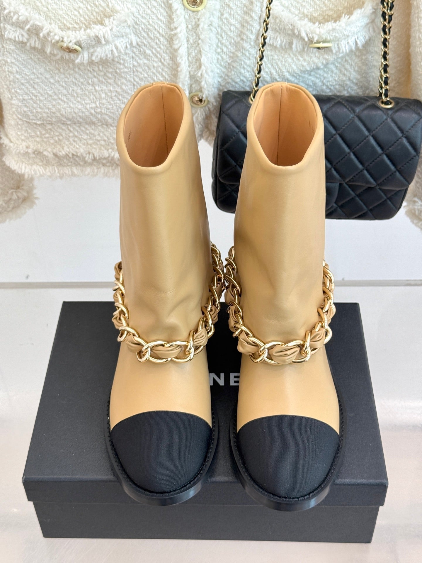 Chanel 25 Large Chain Flat-solved Boot Beige Black Lambskin 465421