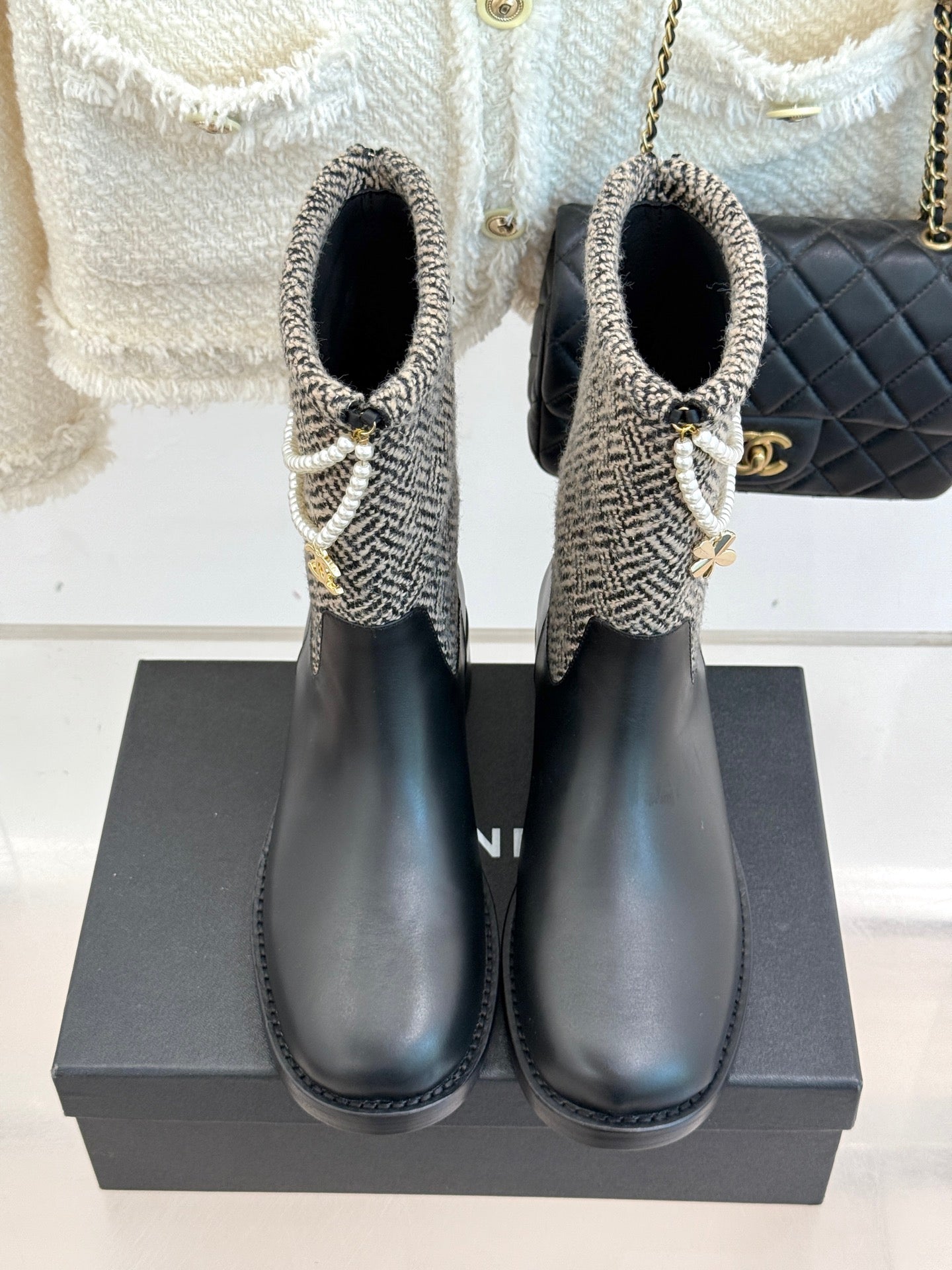 Chanel 25 Four-Leaf Clover Pearls Double C Boots Black Grey Woven Sheepskin 465404