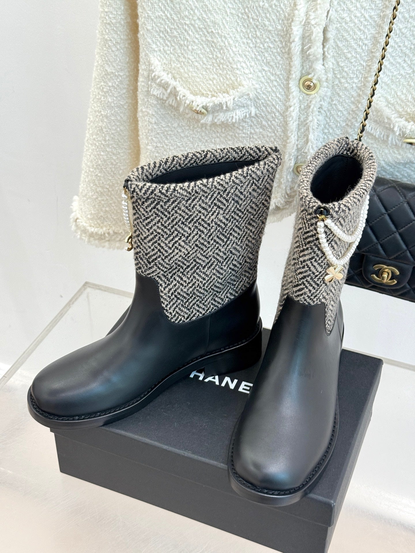 Chanel 25 Four-Leaf Clover Pearls Double C Boots Black Grey Woven Sheepskin 465404
