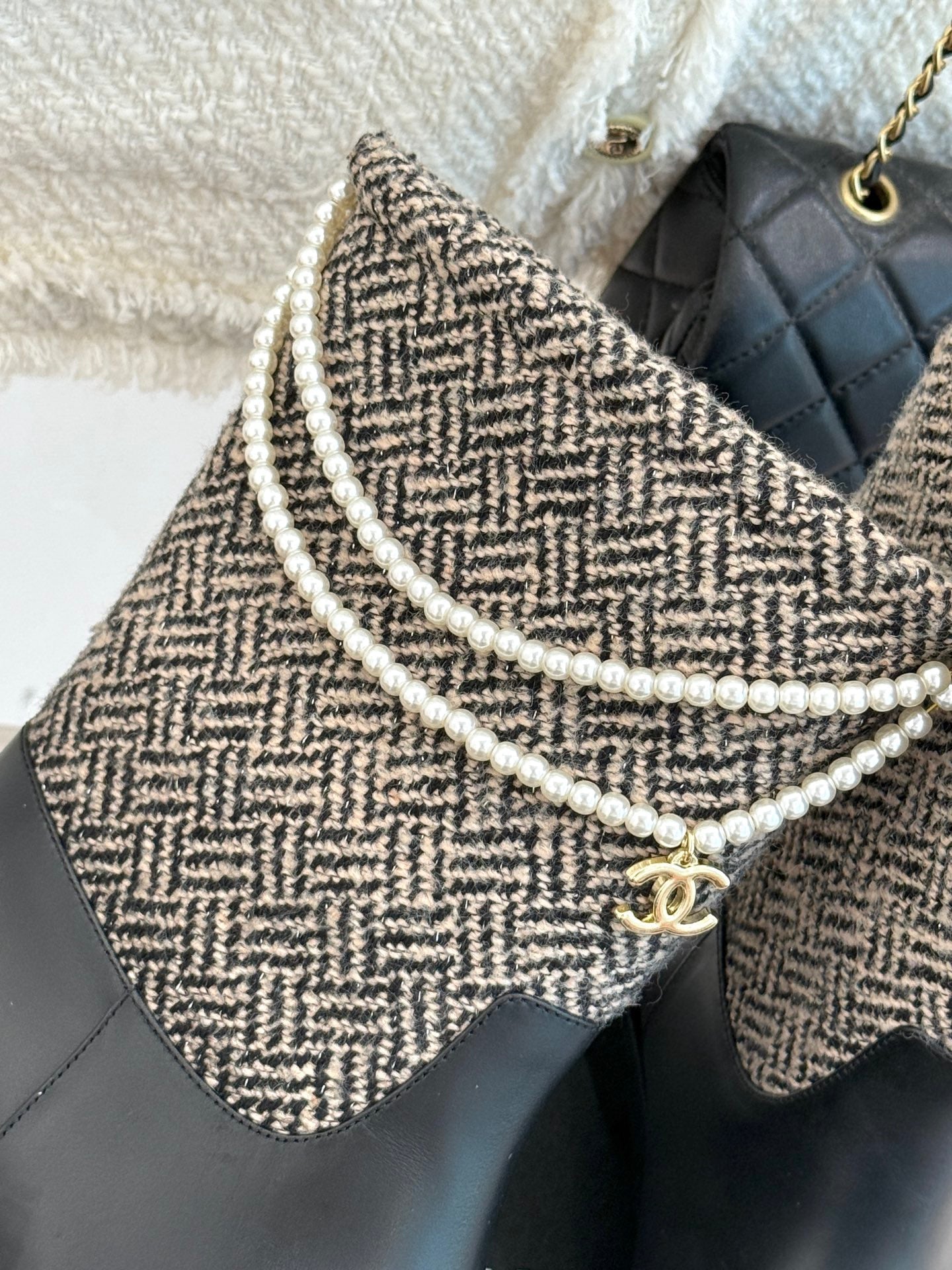 Chanel 25 Four-Leaf Clover Pearls Double C Boots Black Grey Woven Sheepskin 465404