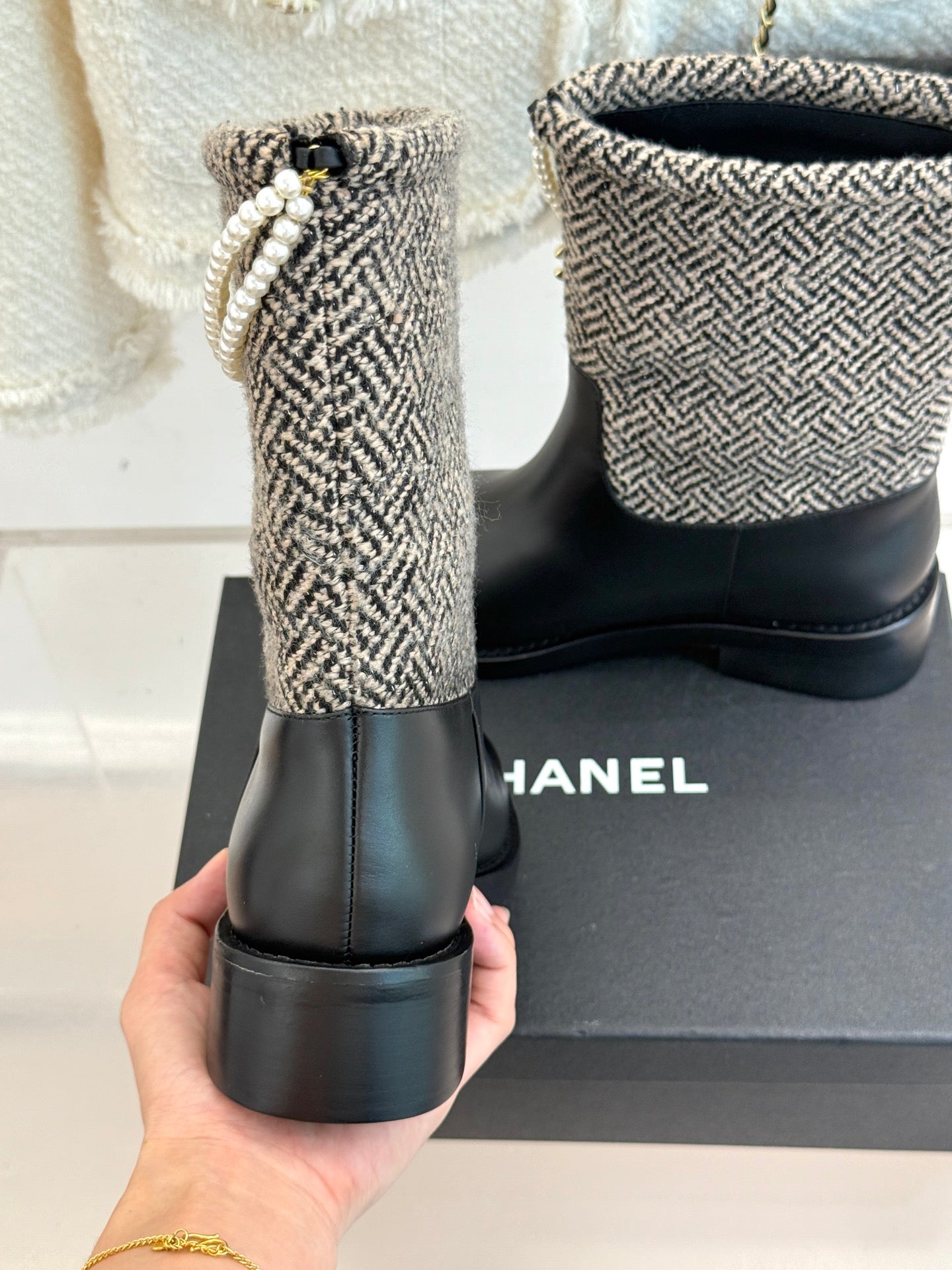 Chanel 25 Four-Leaf Clover Pearls Double C Boots Black Grey Woven Sheepskin 465404