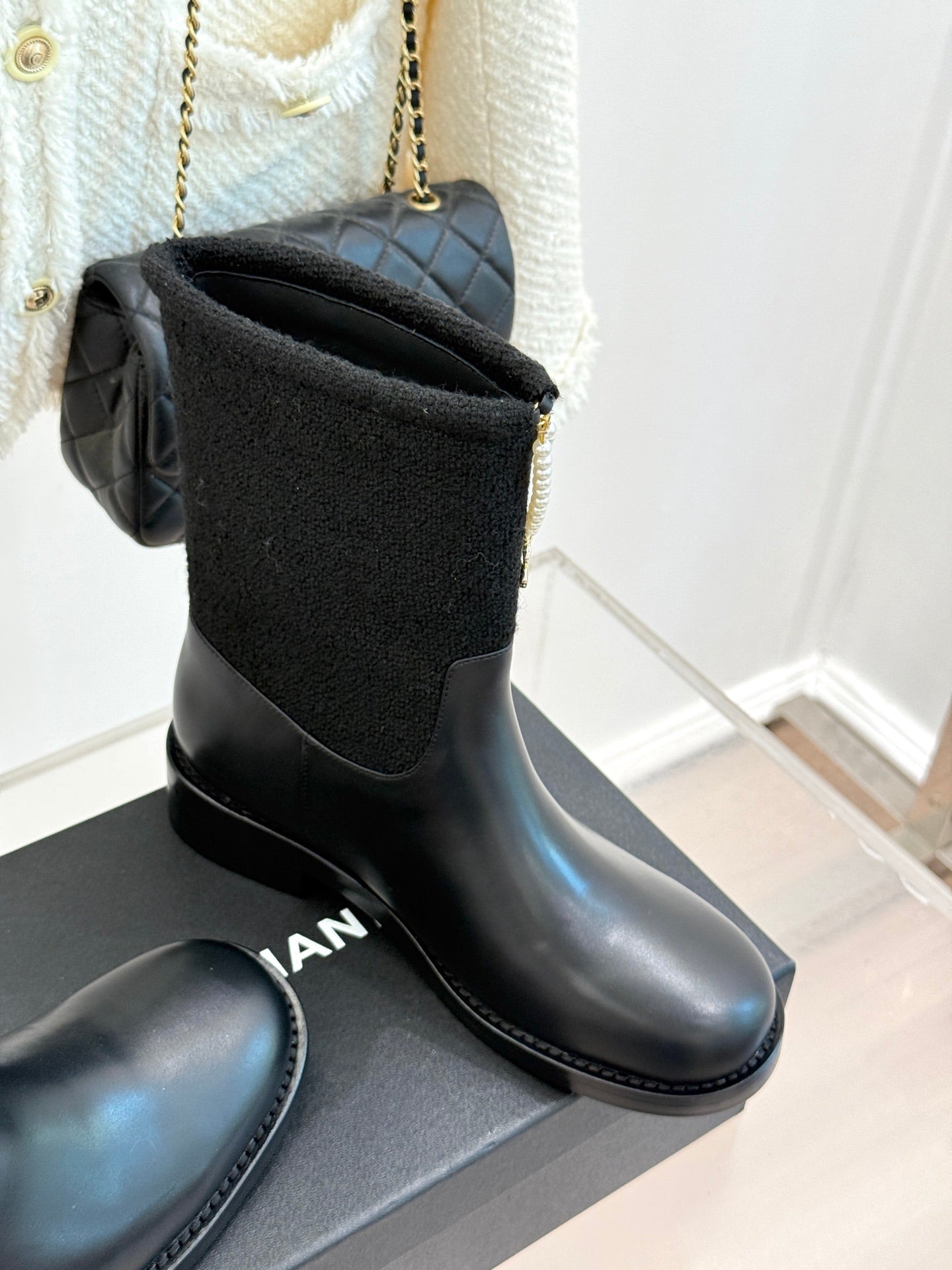 Chanel 25 Four-Leaf Clover Pearls Double C Boots Black Woven Sheepskin 465405