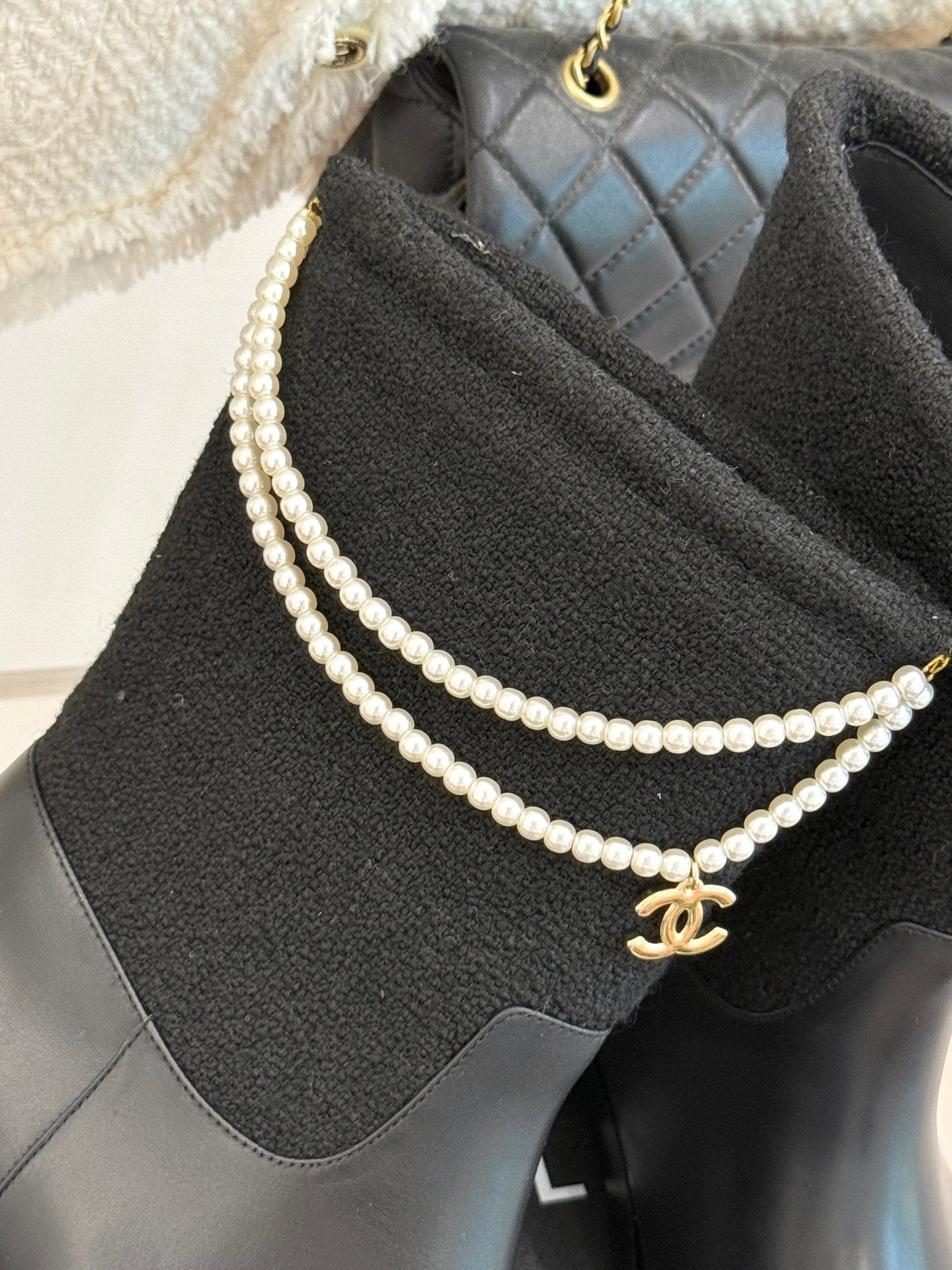 Chanel 25 Four-Leaf Clover Pearls Double C Boots Black Woven Sheepskin 465405
