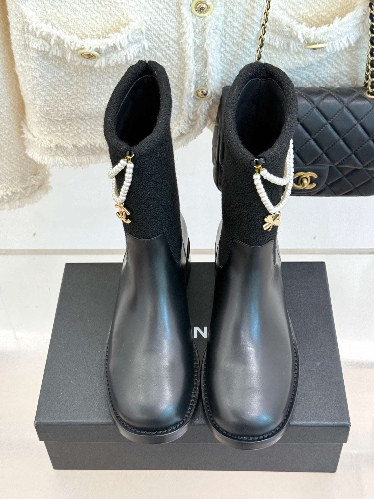 Chanel 25 Four-Leaf Clover Pearls Double C Boots Black Woven Sheepskin 465405