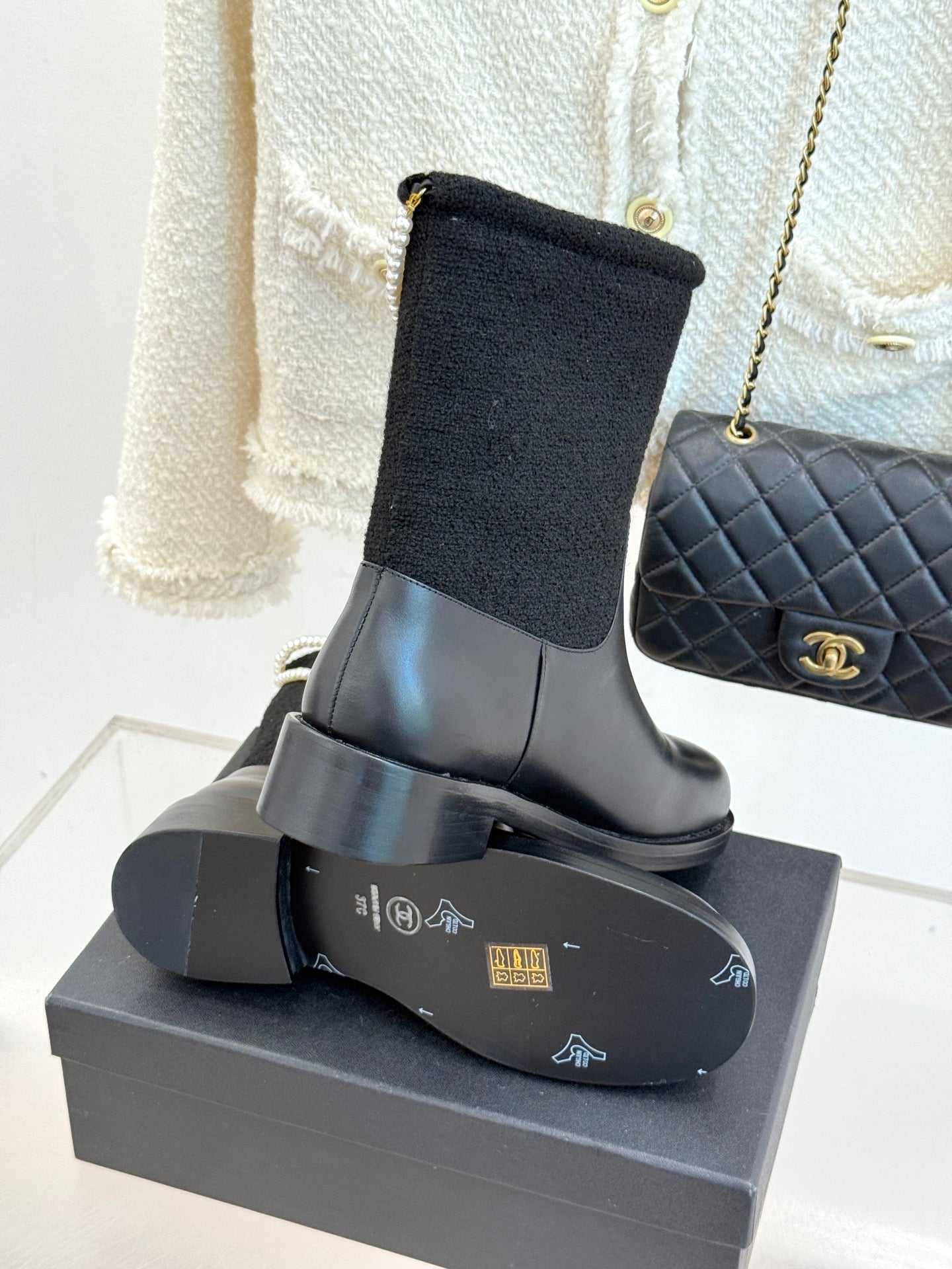 Chanel 25 Four-Leaf Clover Pearls Double C Boots Black Woven Sheepskin 465405