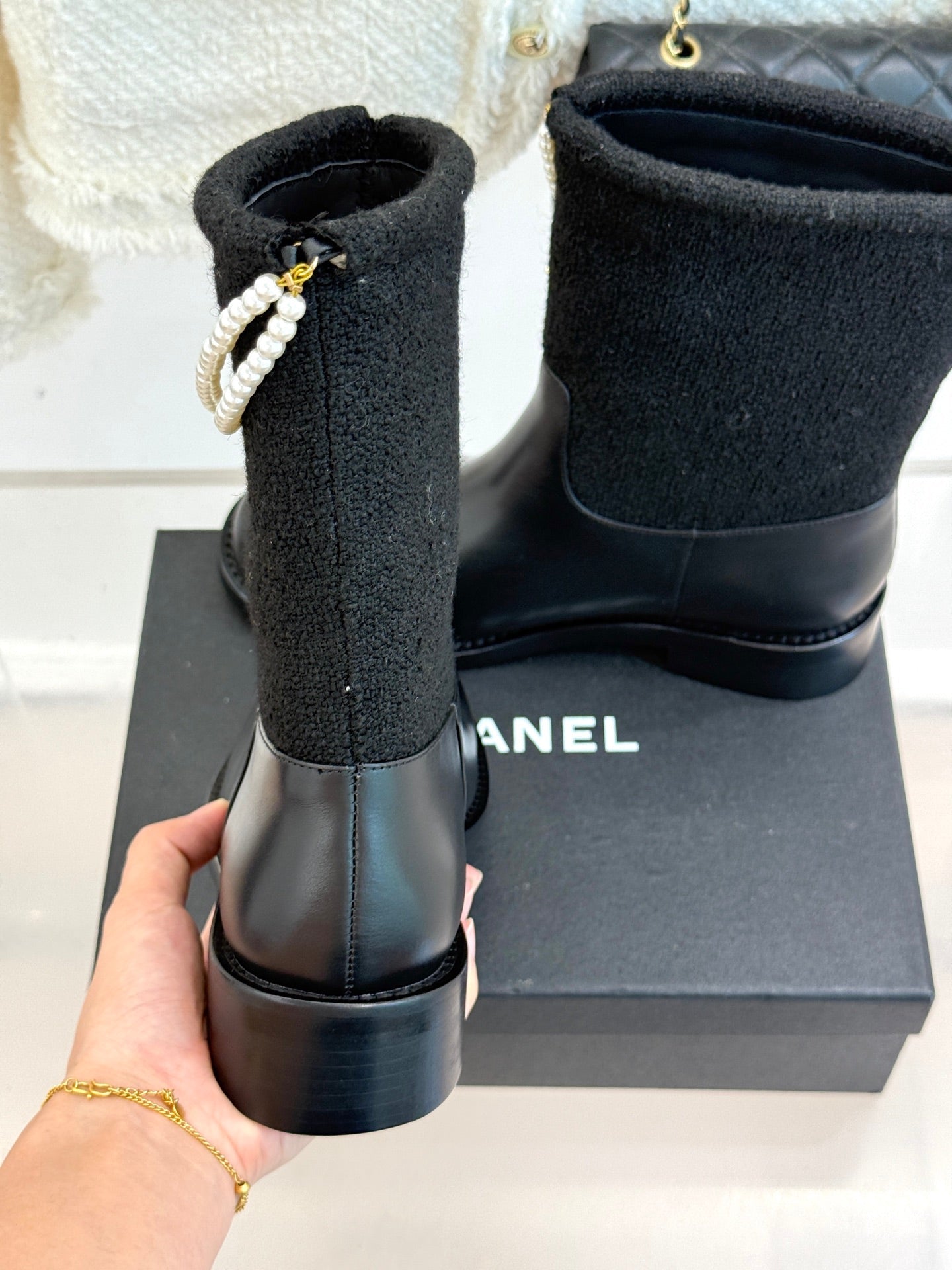 Chanel 25 Four-Leaf Clover Pearls Double C Boots Black Woven Sheepskin 465405