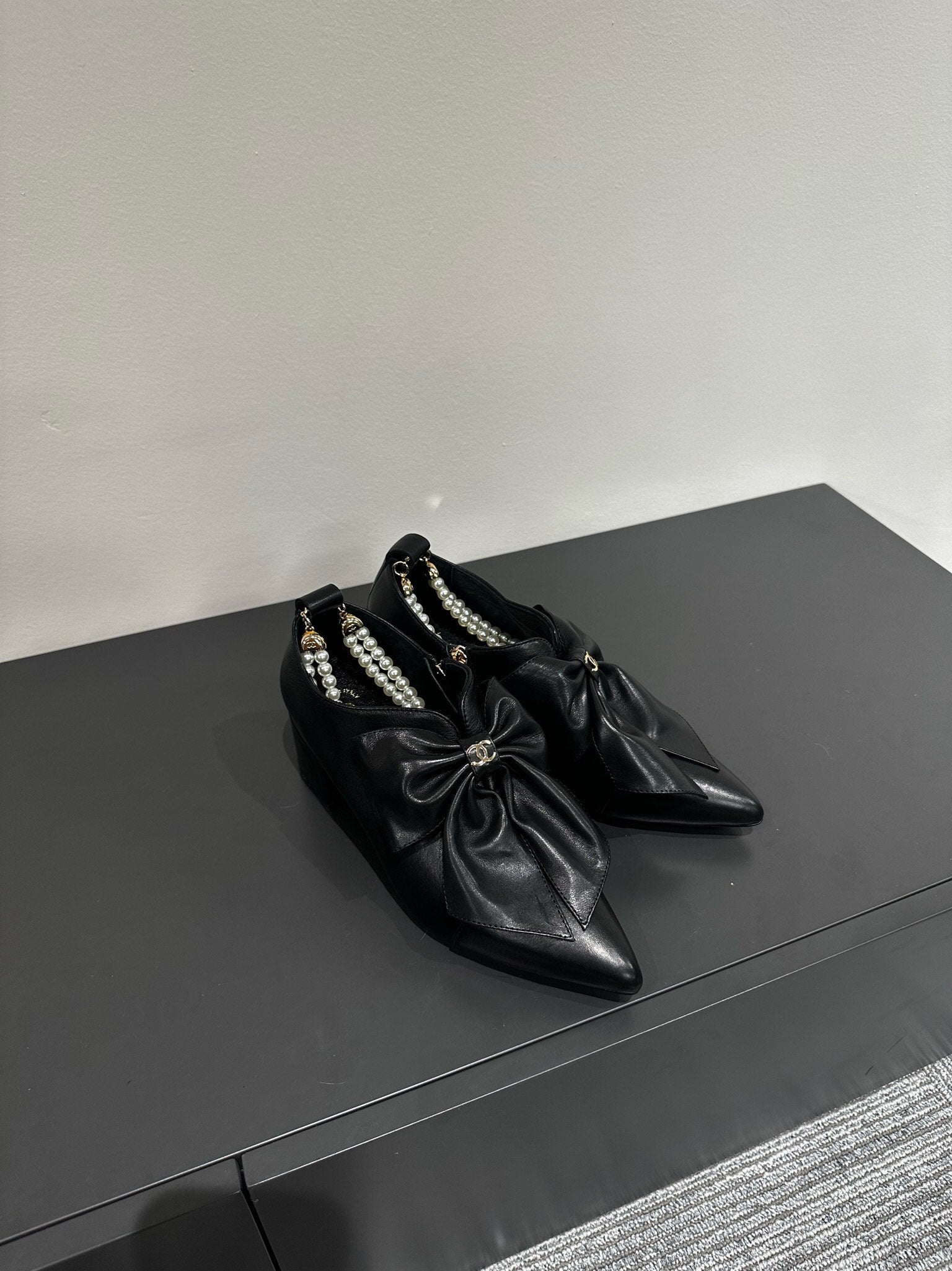 CC Pointed Toe High Heels Black Bow Tie Cowhide