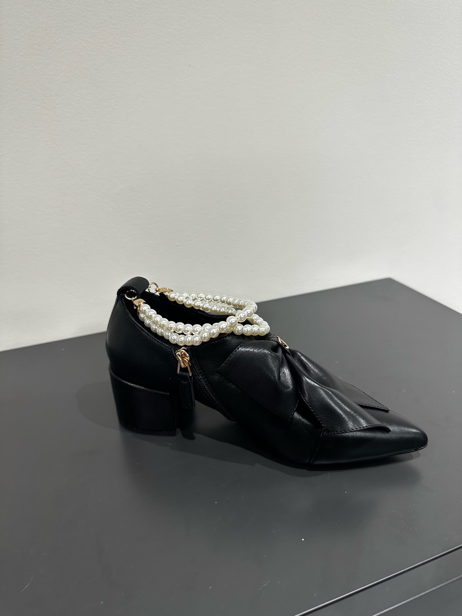 CC Pointed Toe High Heels Black Bow Tie Cowhide