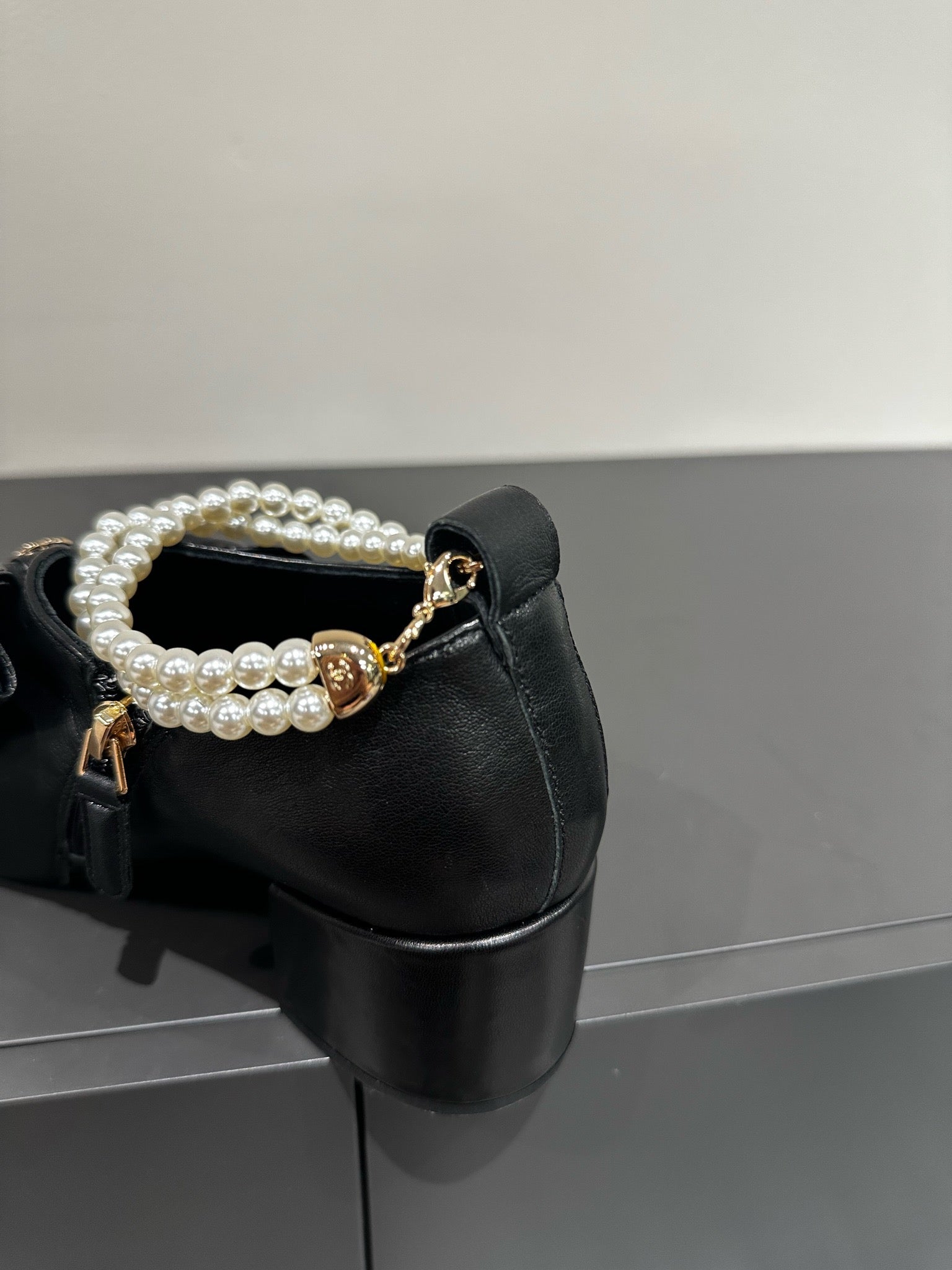 CC Pointed Toe High Heels Black Bow Tie Cowhide