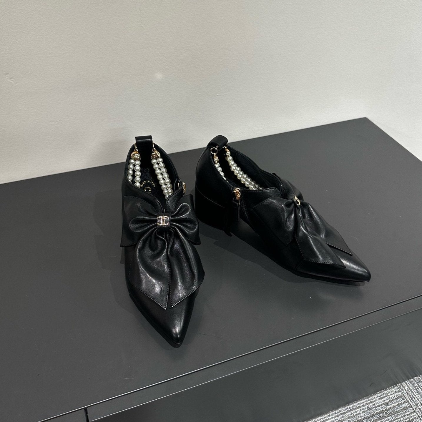 CC Pointed Toe High Heels Black Bow Tie Cowhide