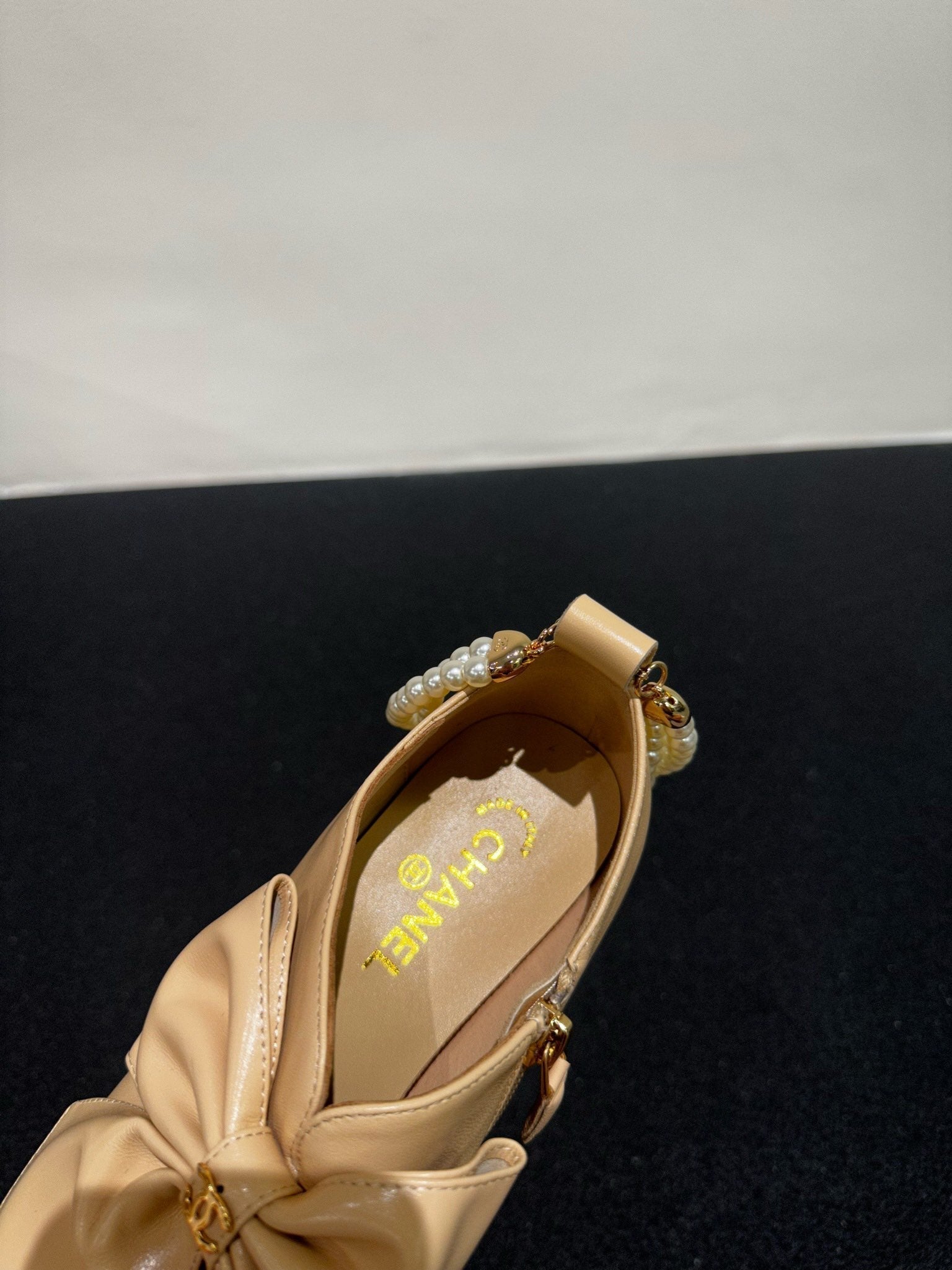 CC Pointed Toe High Heels Beige Bow Tie Cowhide