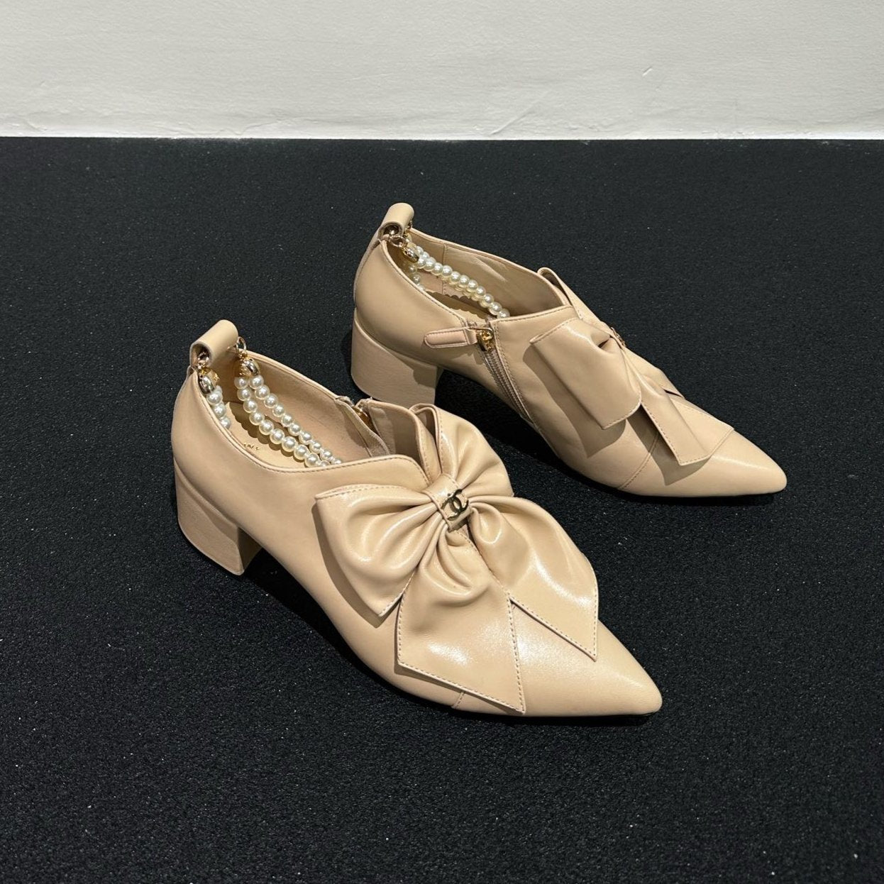 CC Pointed Toe High Heels Beige Bow Tie Cowhide