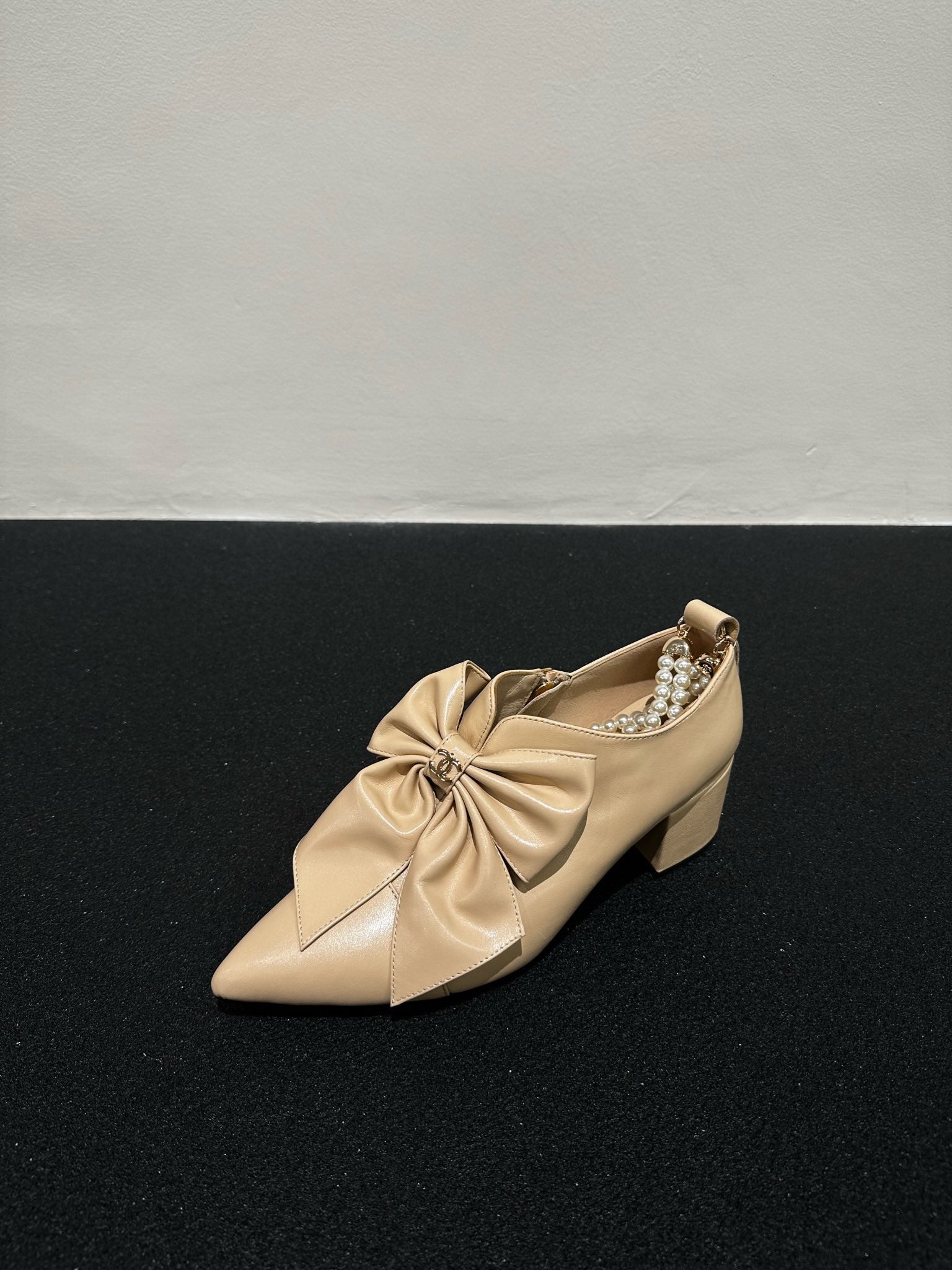 CC Pointed Toe High Heels Beige Bow Tie Cowhide