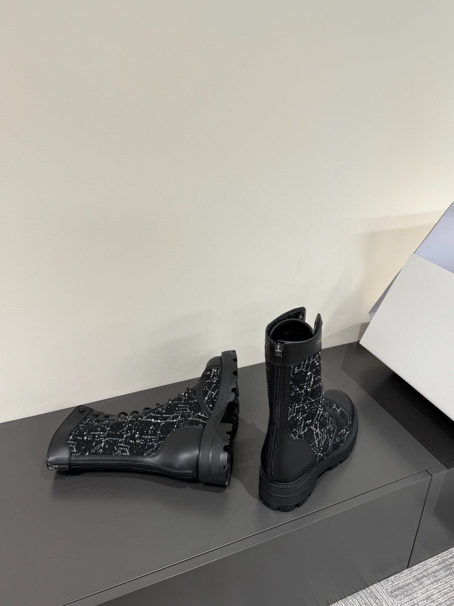 CD D-Unit Ankle Boot In Black Tweed And Cowhide 109609