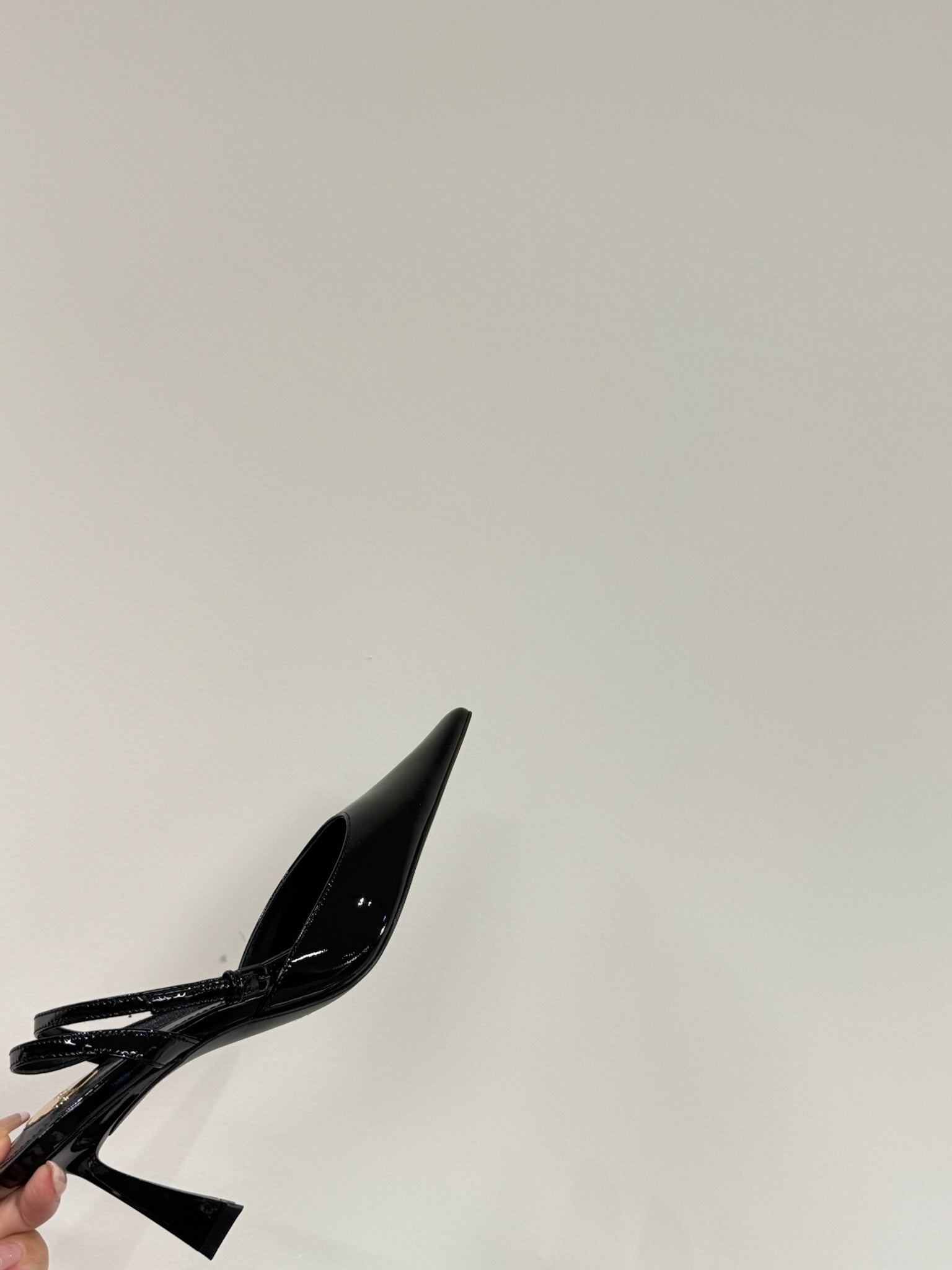 AIMÃ‰E SLINGBACK PUMPS IN BLACK GLOSSY LAMBSKIN