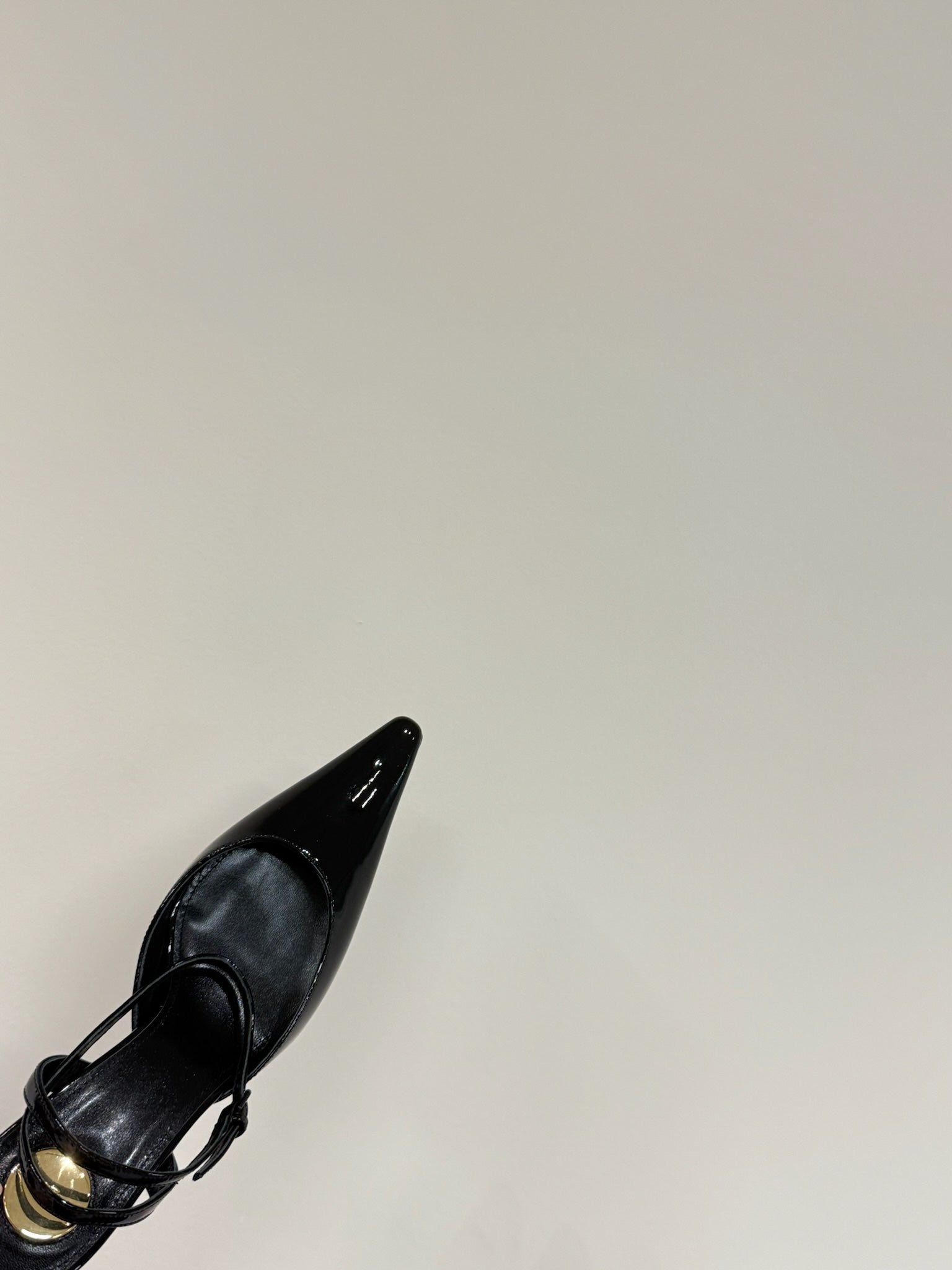 AIMÃ‰E SLINGBACK PUMPS IN BLACK GLOSSY LAMBSKIN