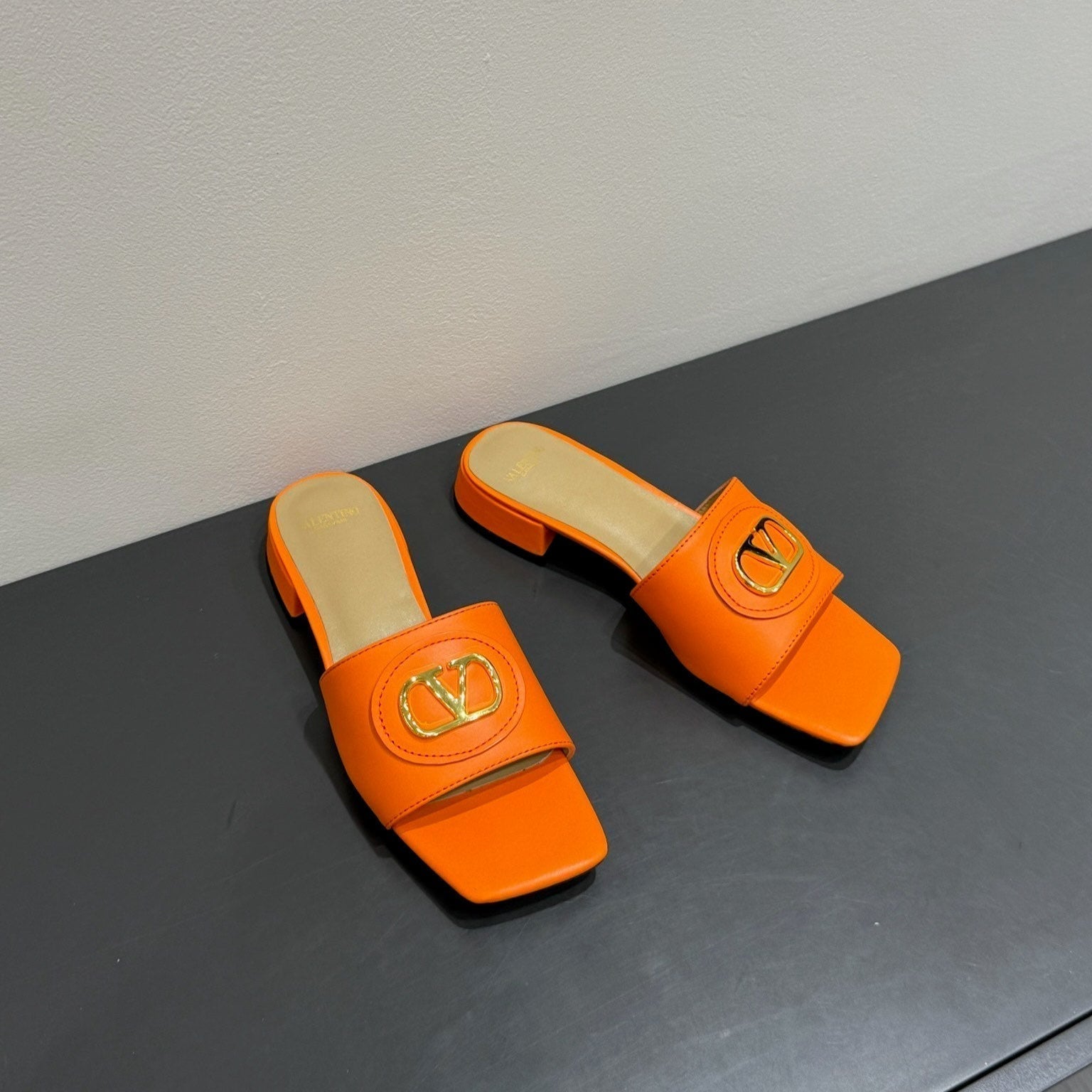 VT 25 Vlogo Slides 2cm Orange Cowhide 337915