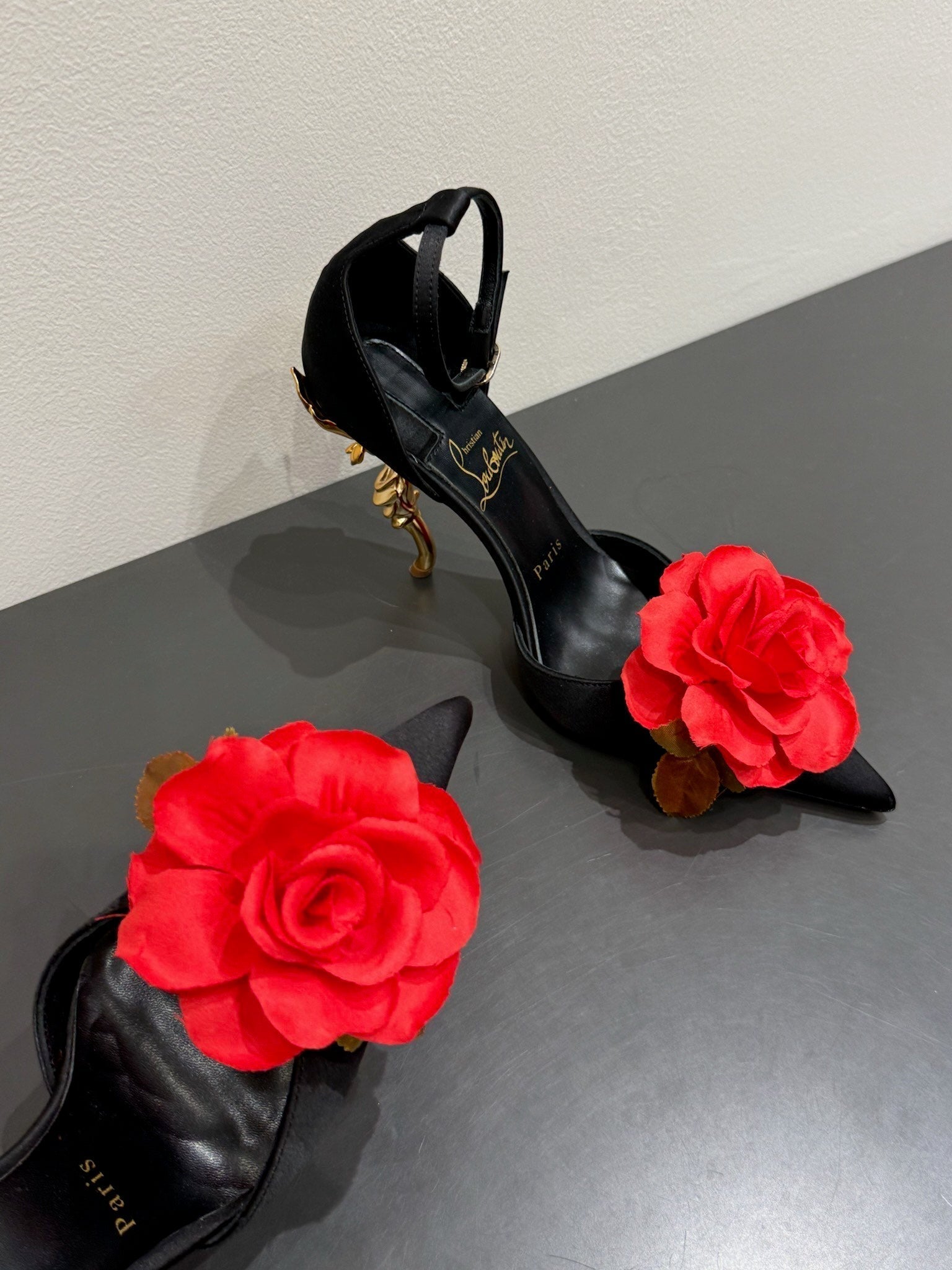 CC 25 Flower Rose Pumps Black Silk 337164