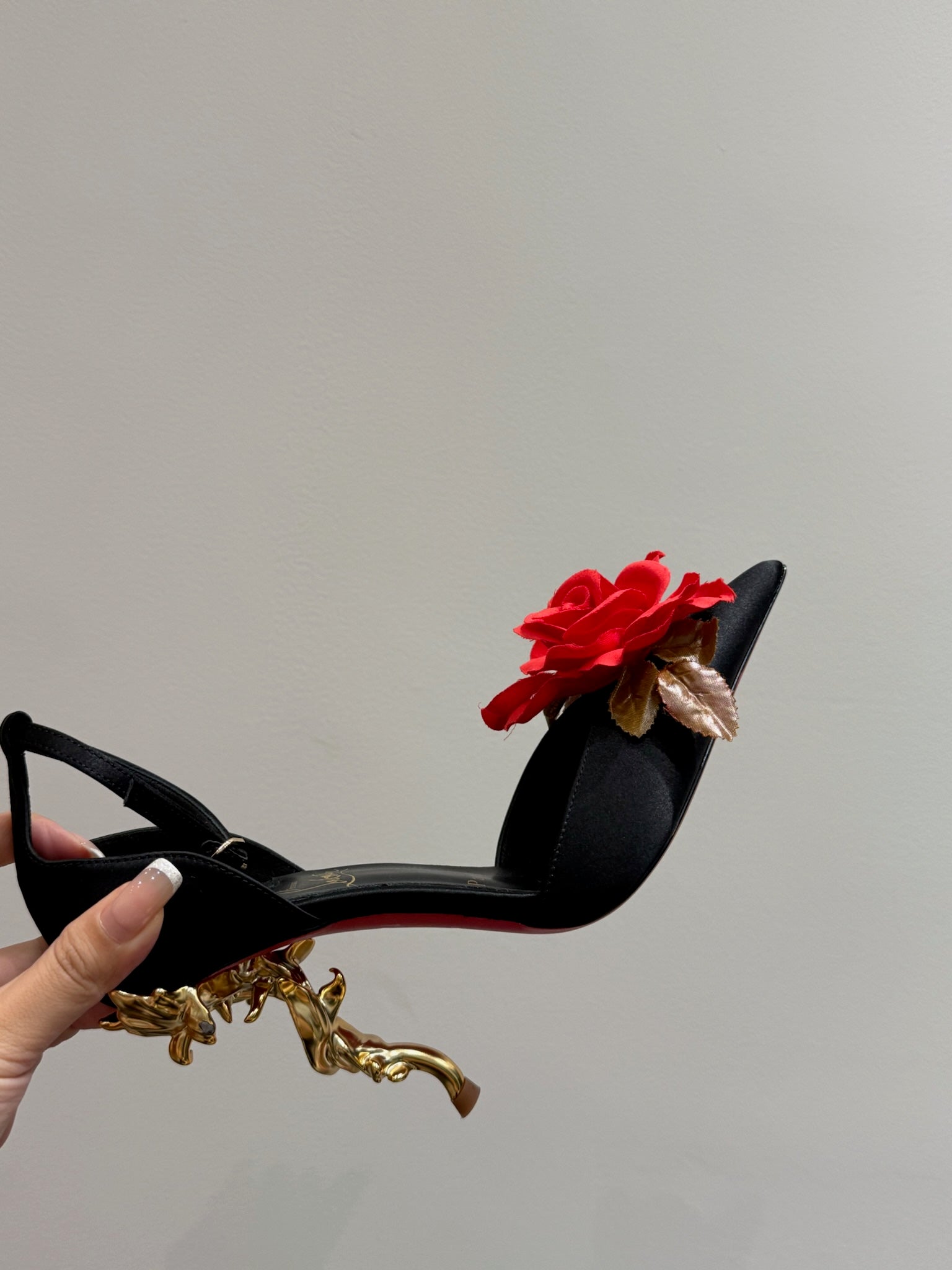 CC 25 Flower Rose Pumps Black Silk 337164
