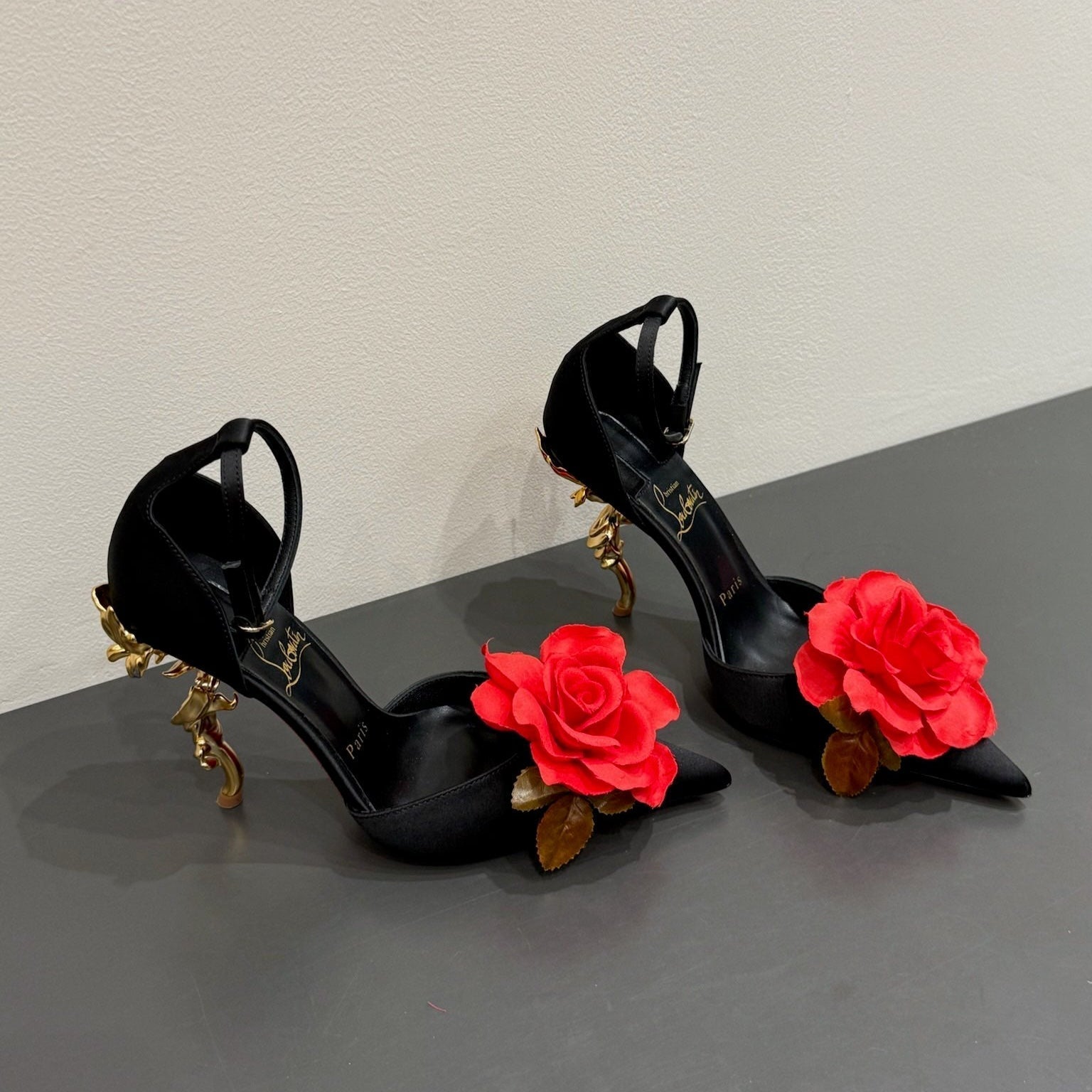 CC 25 Flower Rose Pumps Black Silk 337164