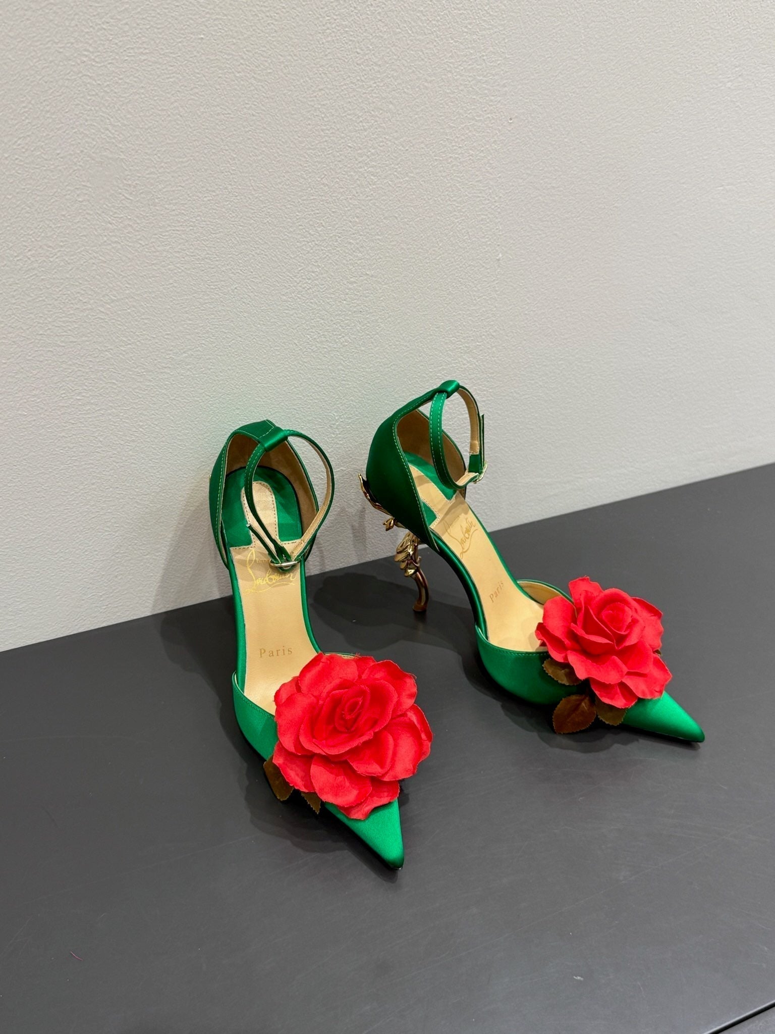 CC 25 Flower Rose Pumps Green Silk 337165