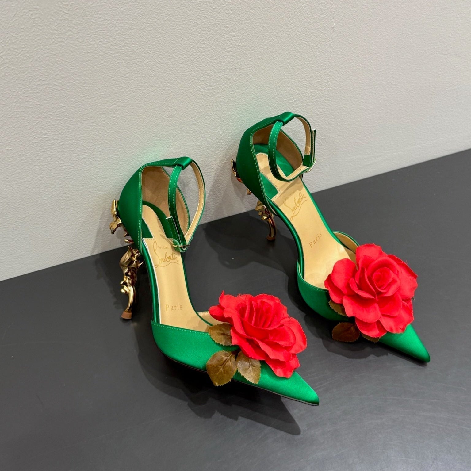 CC 25 Flower Rose Pumps Green Silk 337165