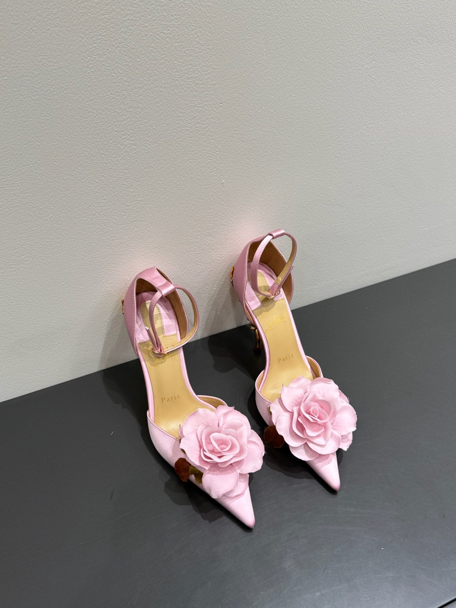 CC 25 Flower Rose Pumps Pink Silk 337168
