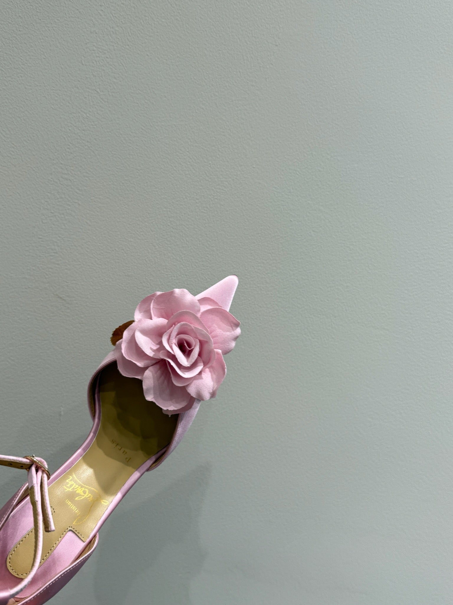 CC 25 Flower Rose Pumps Pink Silk 337168