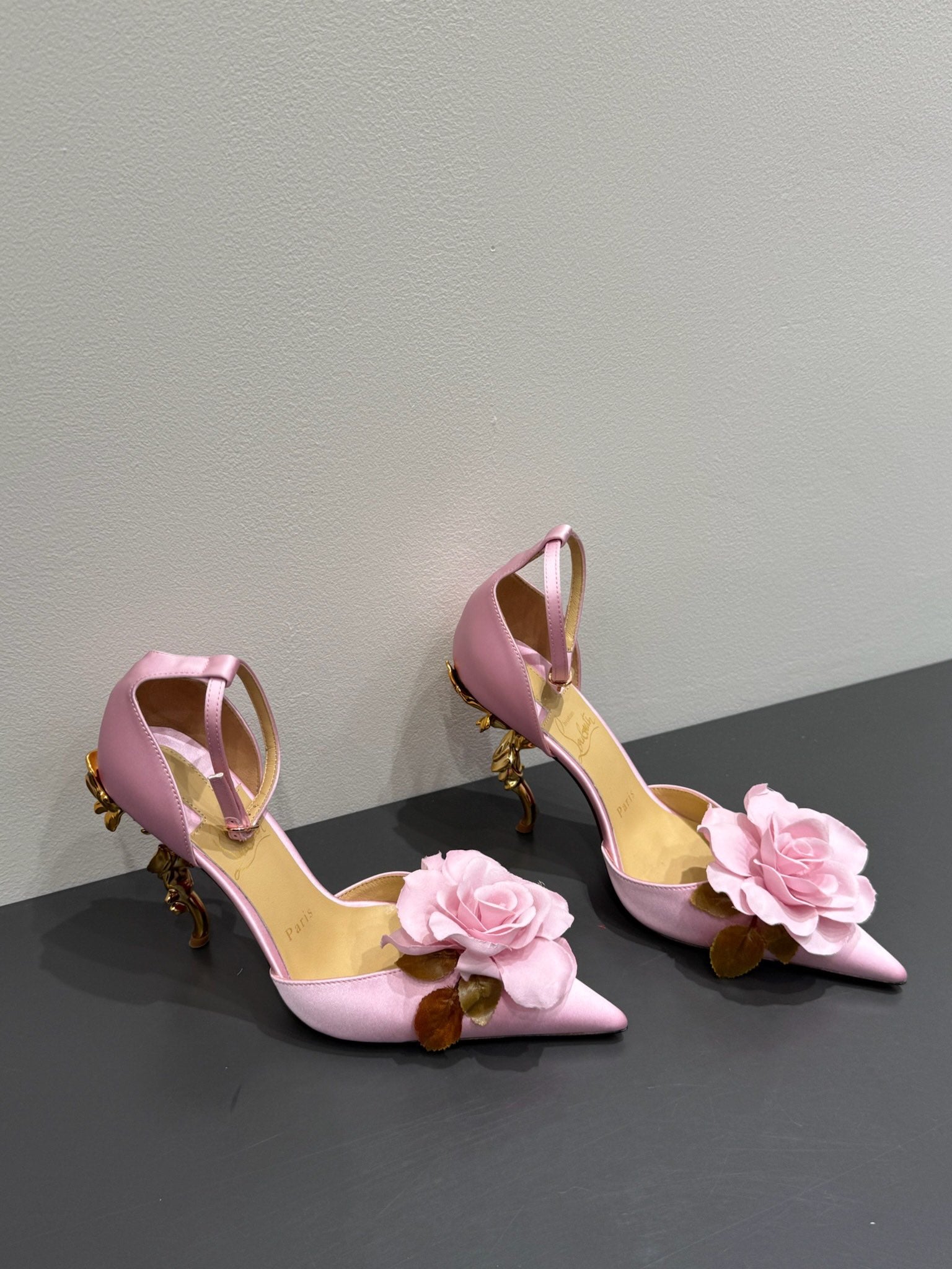 CC 25 Flower Rose Pumps Pink Silk 337168