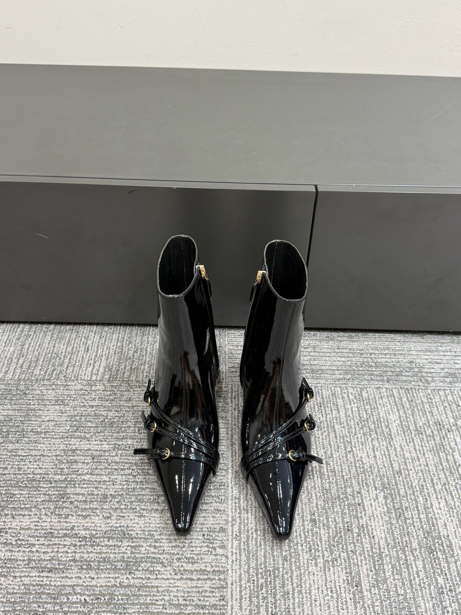 Miu 40 short boots black patent leather 417985