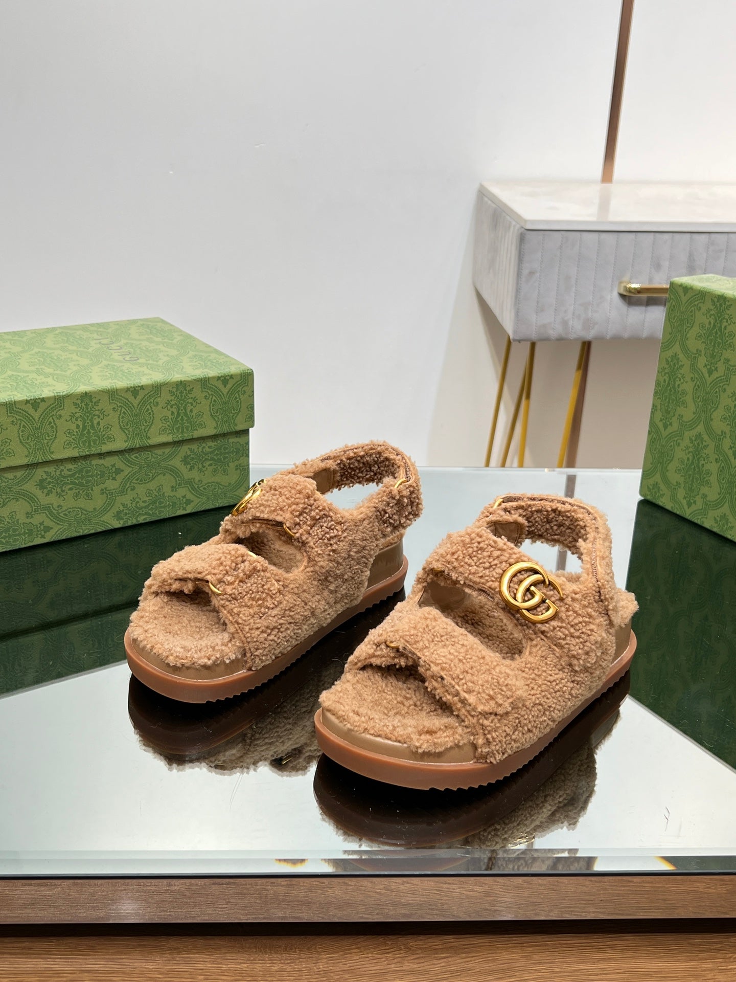 DAD SANDALS IN CIDER BROWN FLEECE