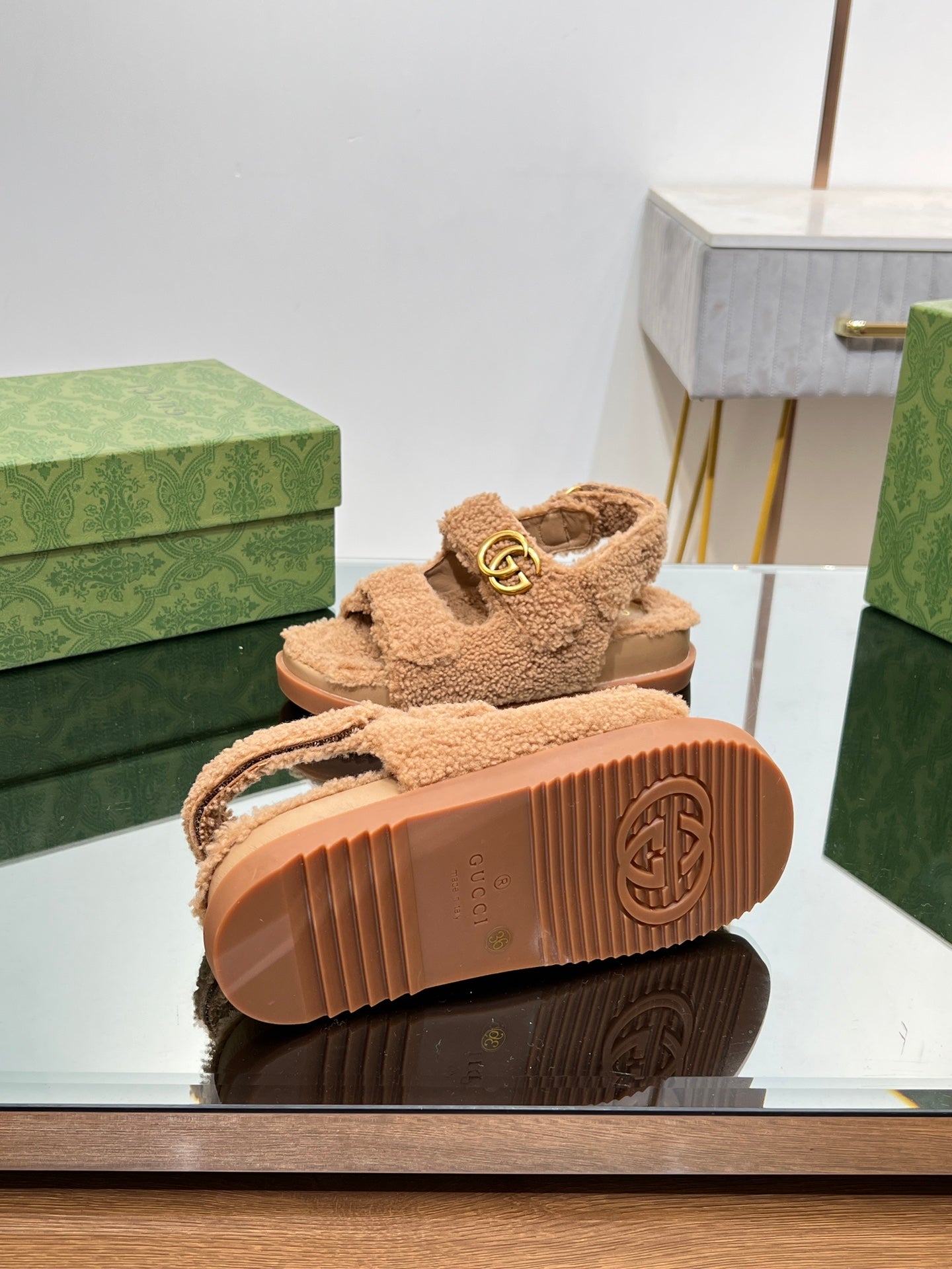 DAD SANDALS IN CIDER BROWN FLEECE