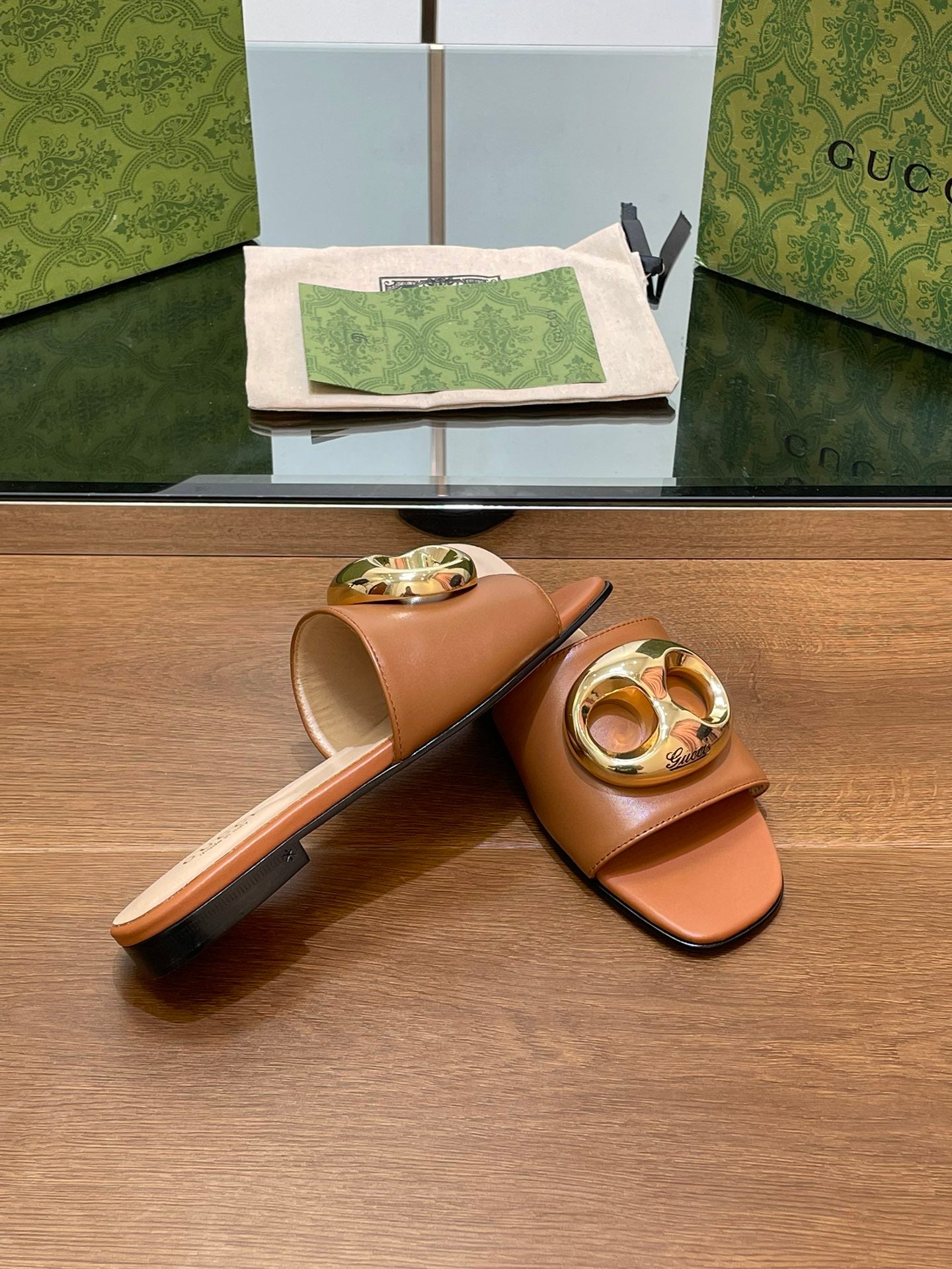 FLAT MULE IN BRONE BROWN CALFSKIN