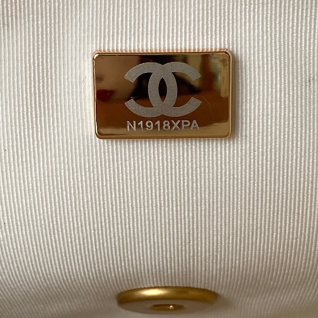 cc 23k 13,5cm white calfskin gold hardware