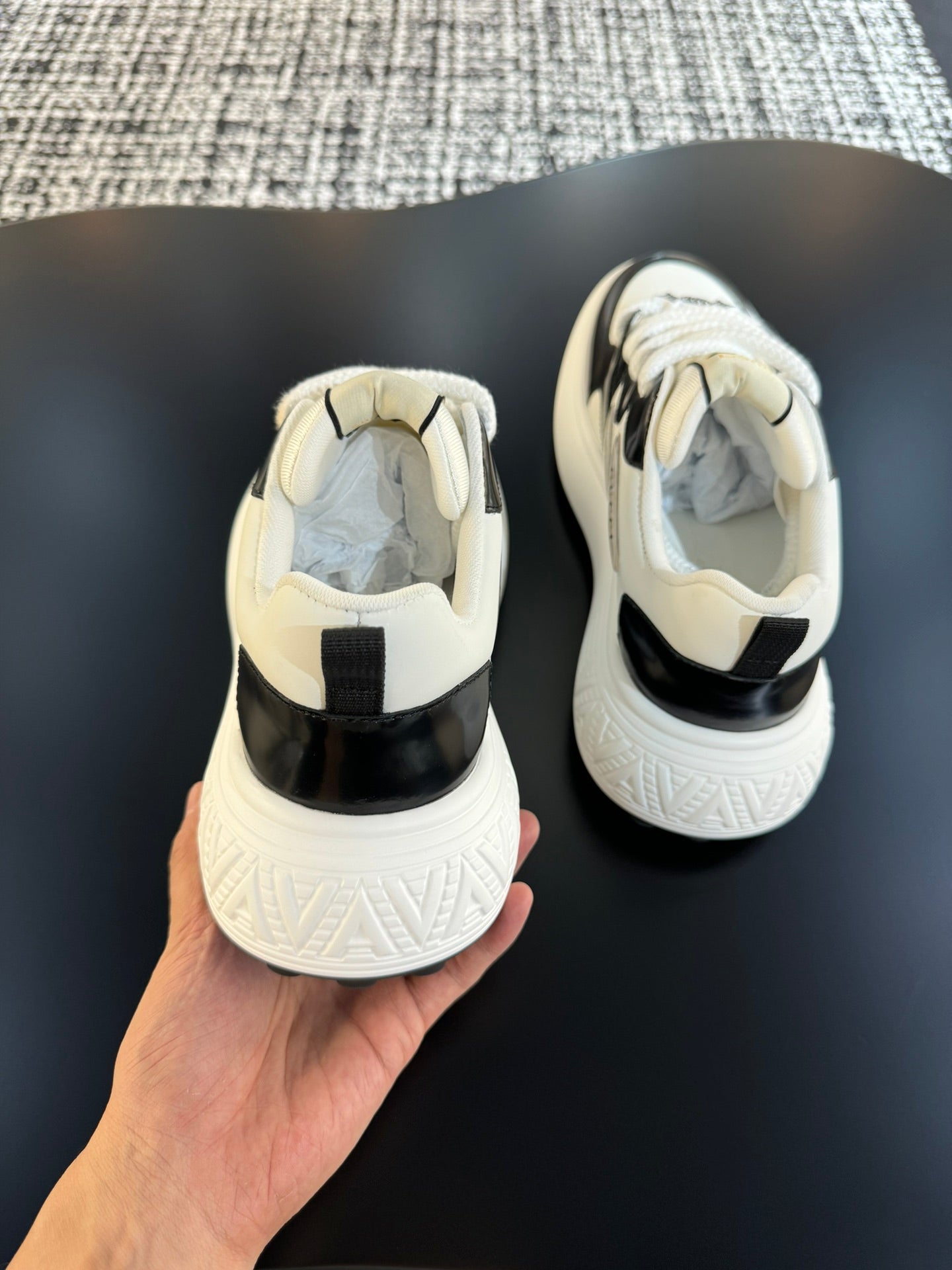 GG Men's Sneaker White Black Cowhide 527025