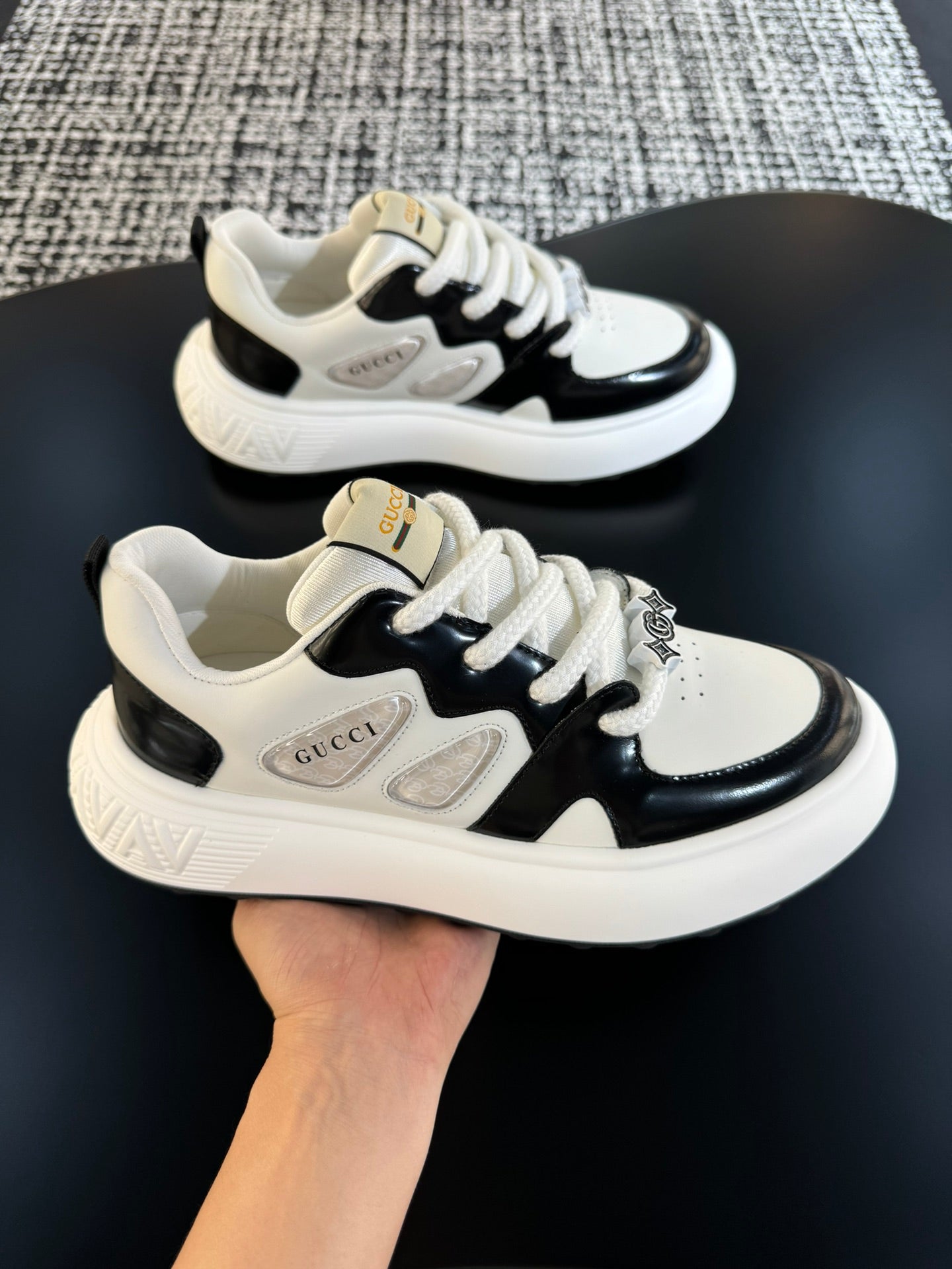 GG Men's Sneaker White Black Cowhide 527025