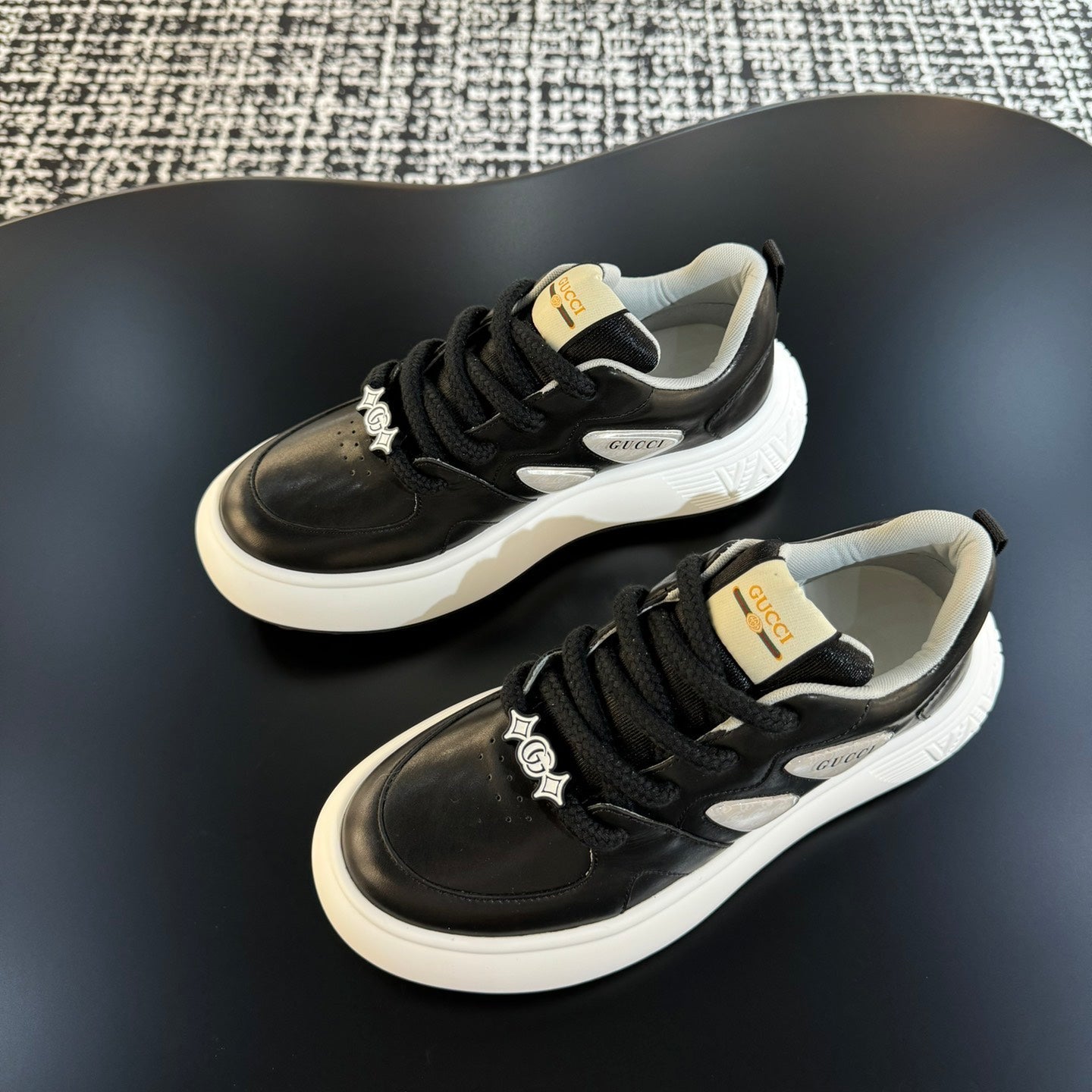 GG Men's Sneaker Black Cowhide 527026