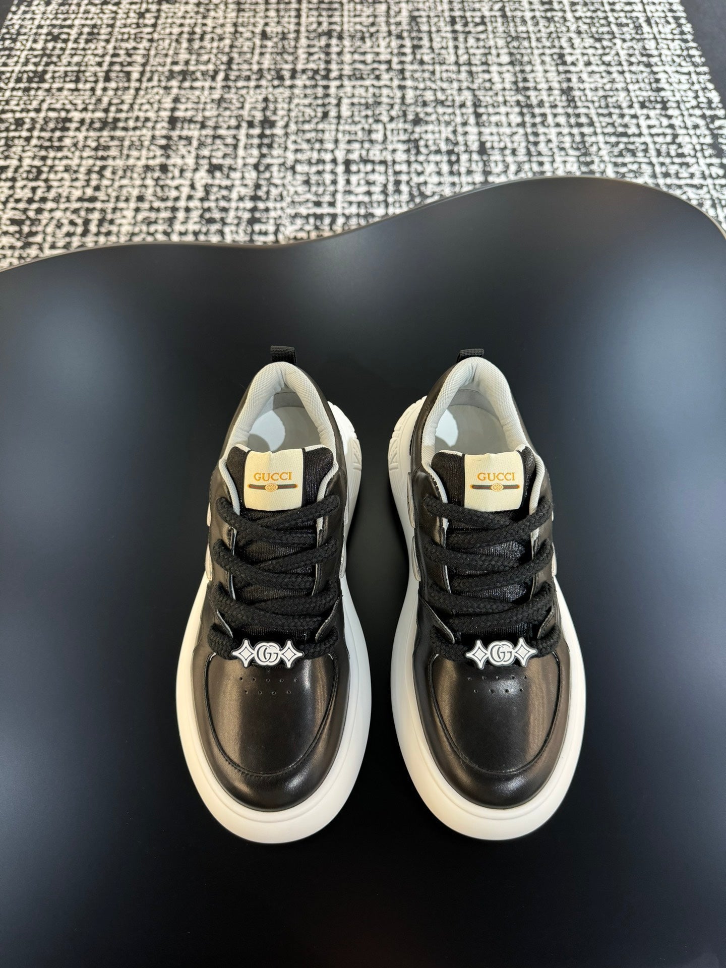 GG Men's Sneaker Black Cowhide 527026