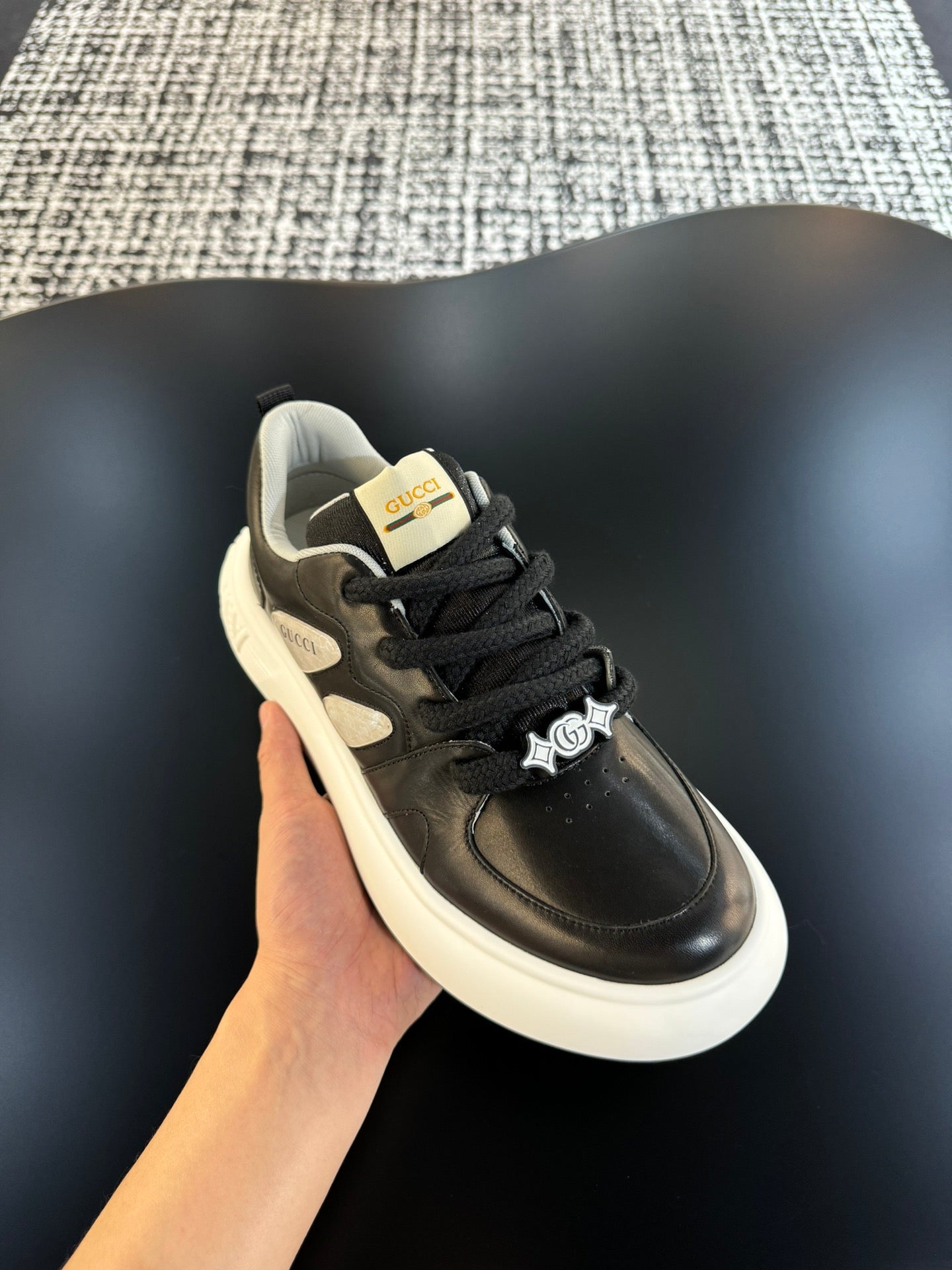 GG Men's Sneaker Black Cowhide 527026