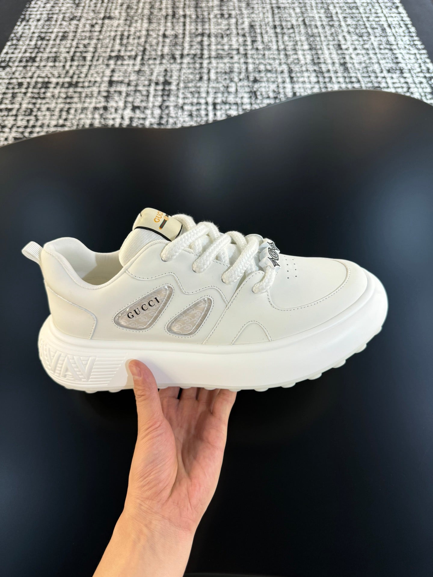 GG Men's Sneaker White Cowhide 527028