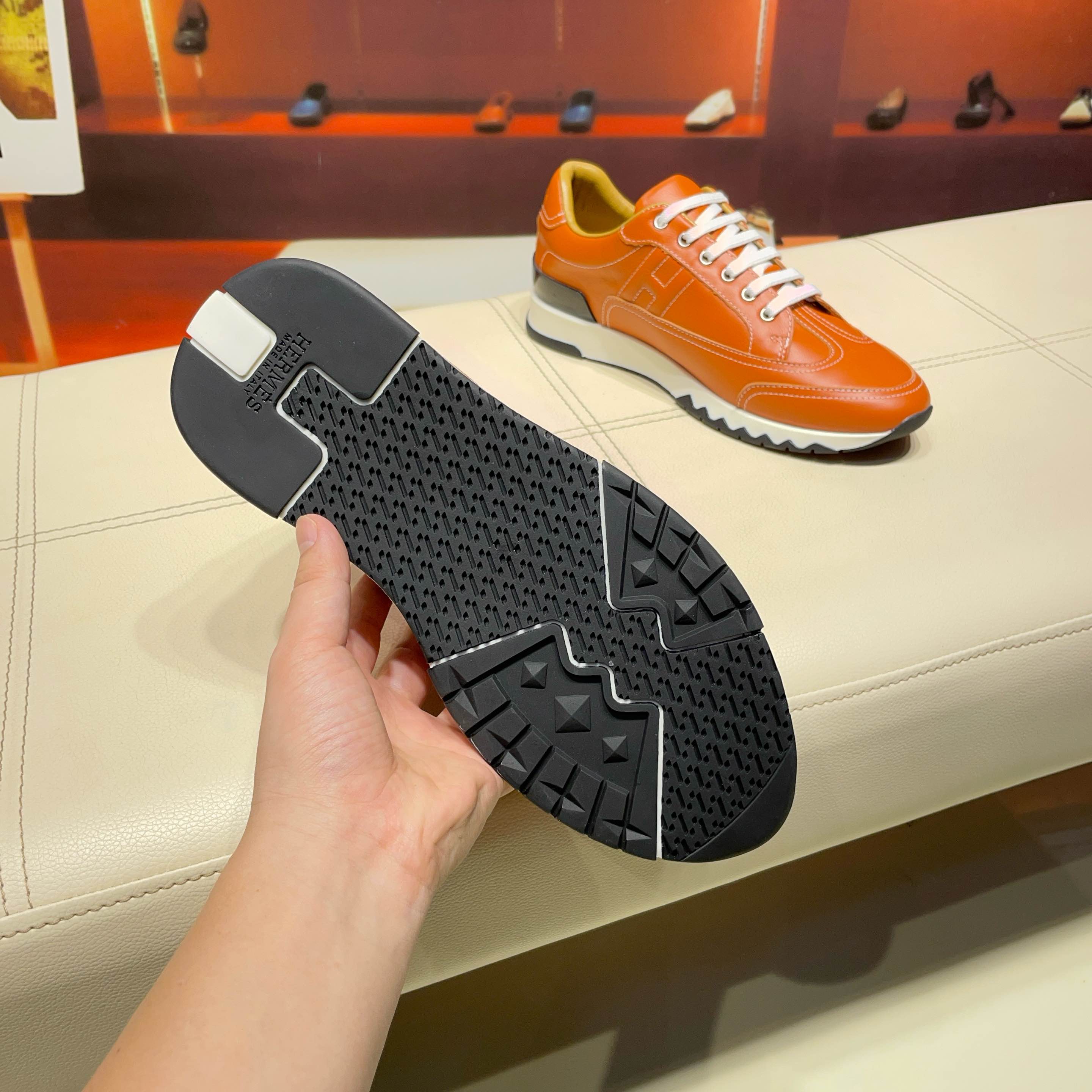 HM Men's 25 Trail Sneaker Orange Cowhide 663842