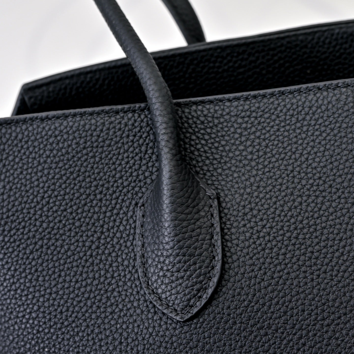 The Row Terasse Shoulder Bag 32cm Black Calfskin