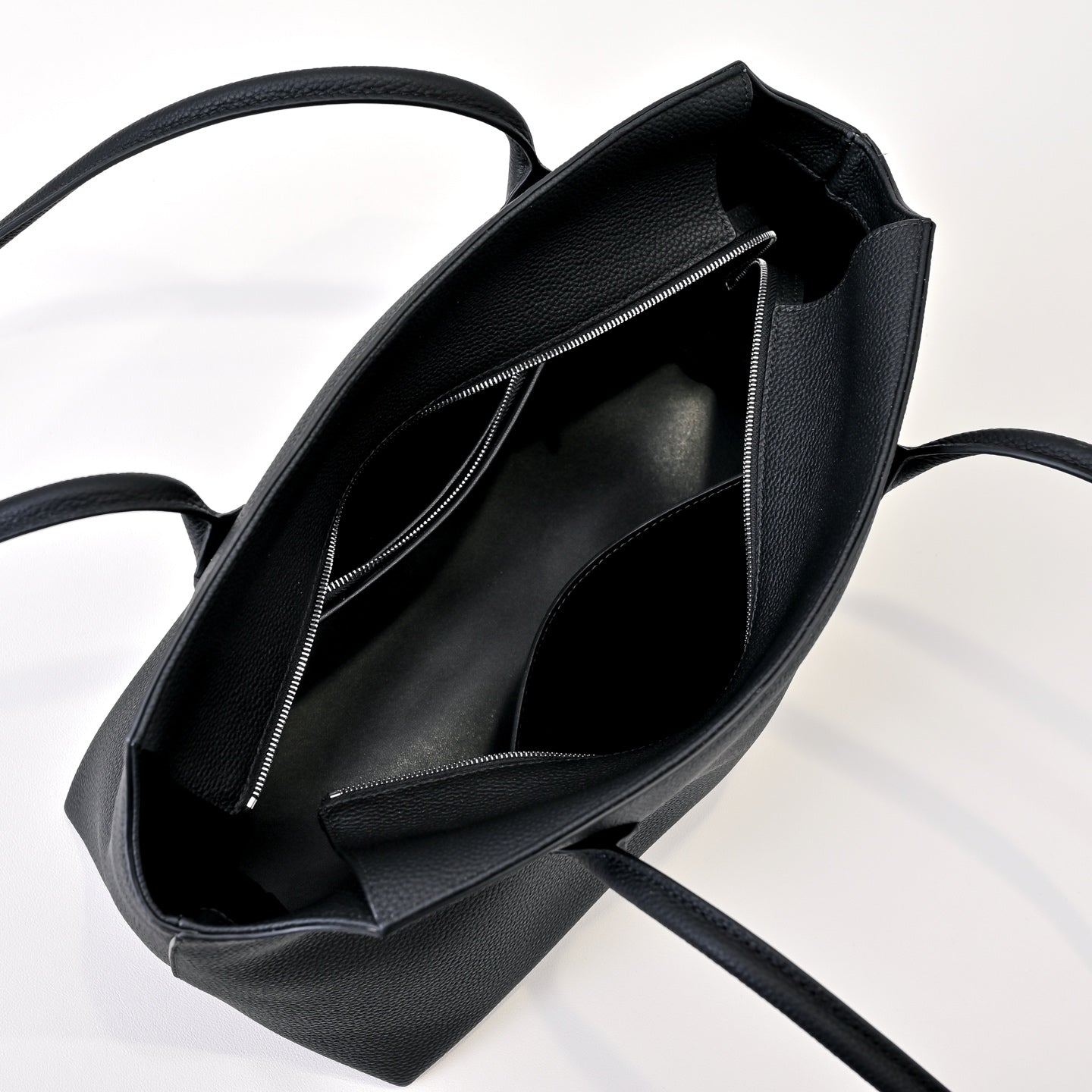 The Row Terasse Shoulder Bag 32cm Black Calfskin