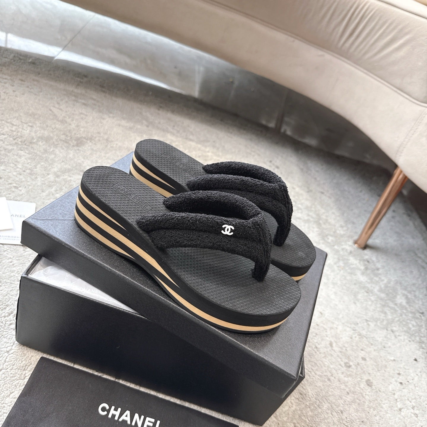 CC 25 Thong Slippers Black Woolen Cloth 311099