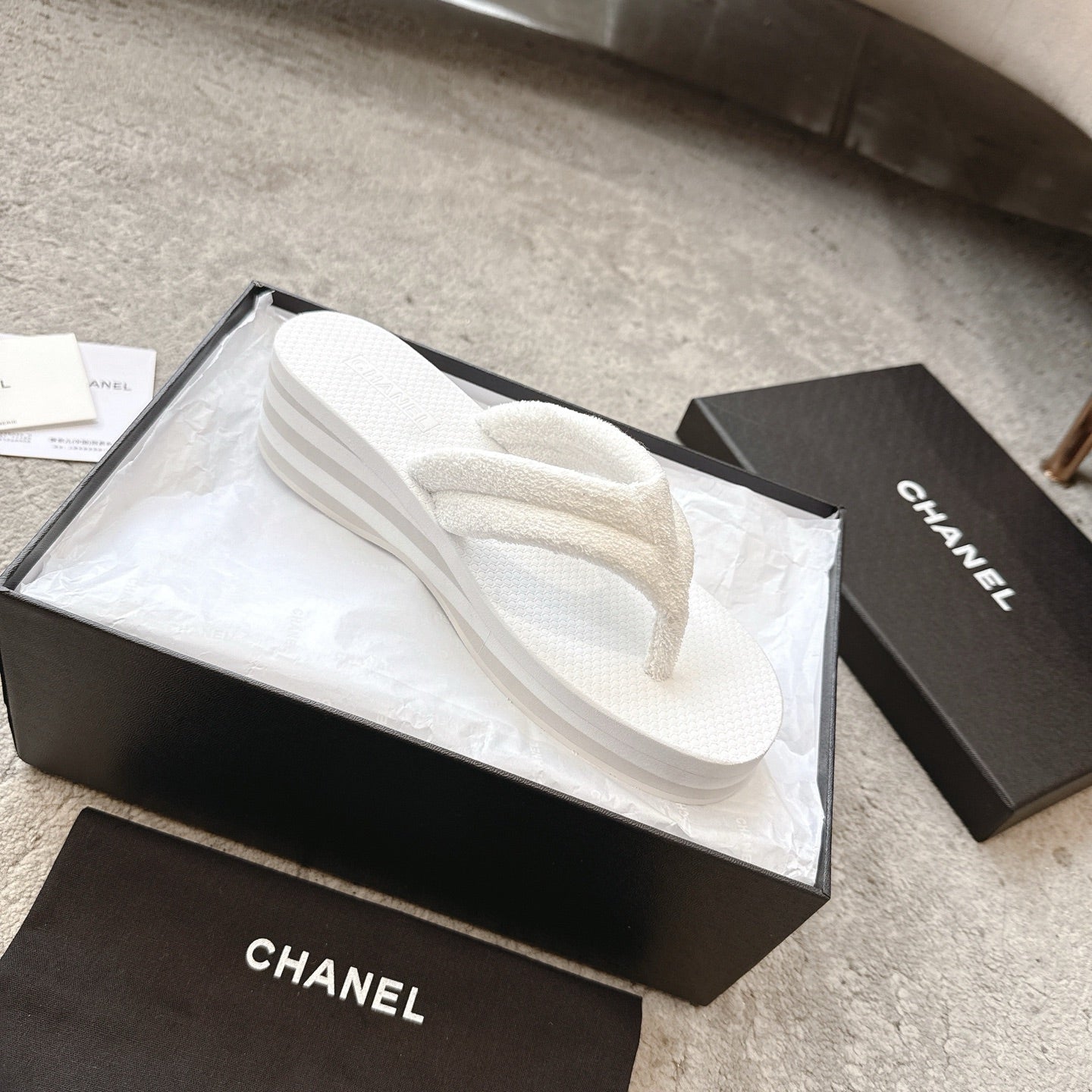 CC 25 Thong Slippers White Woolen Cloth 311100