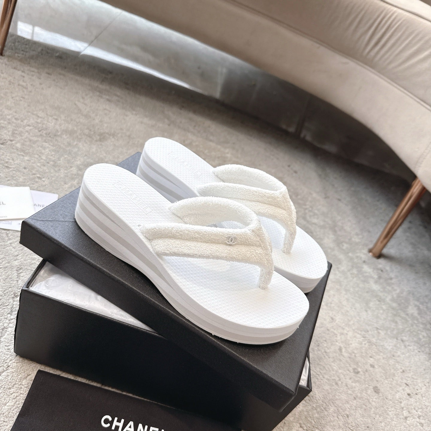 CC 25 Thong Slippers White Woolen Cloth 311100