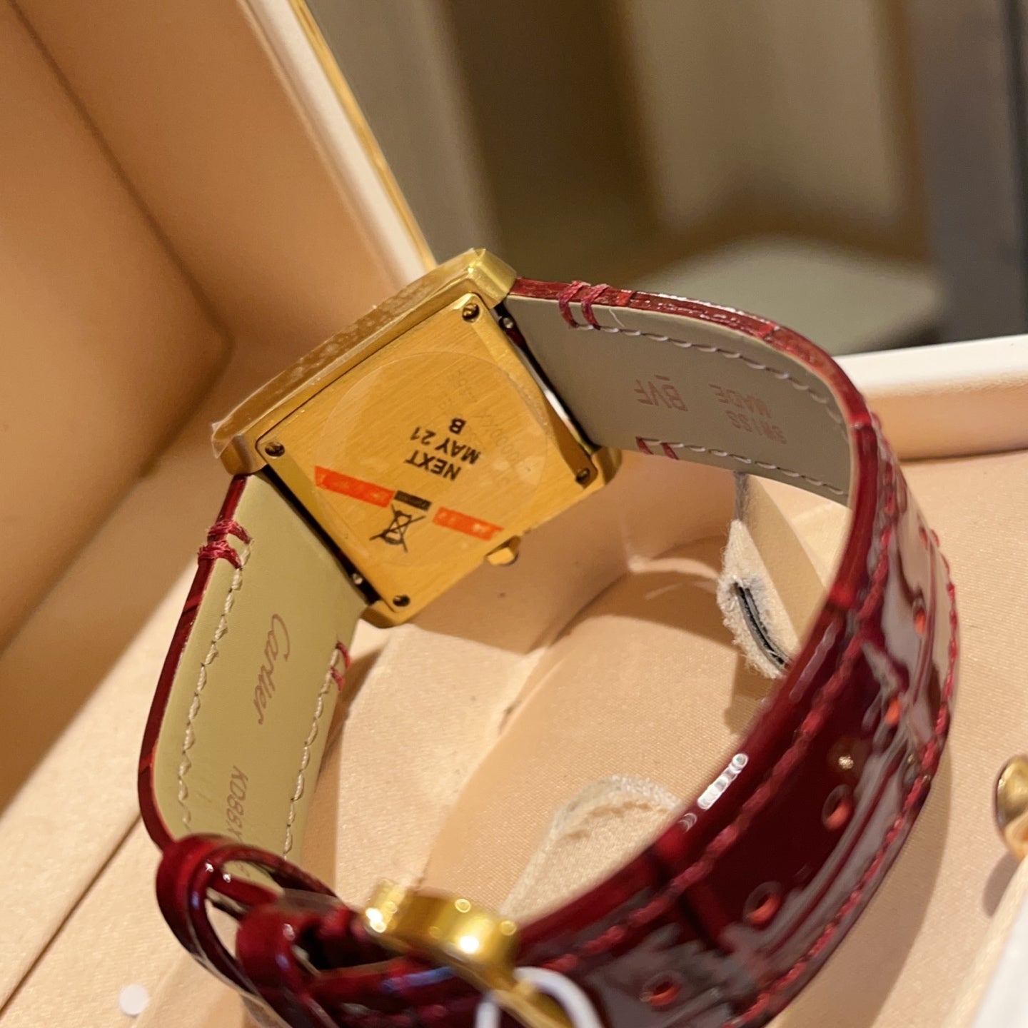 Cartier Tank Francaise 21.2 & 27 Gold Leather