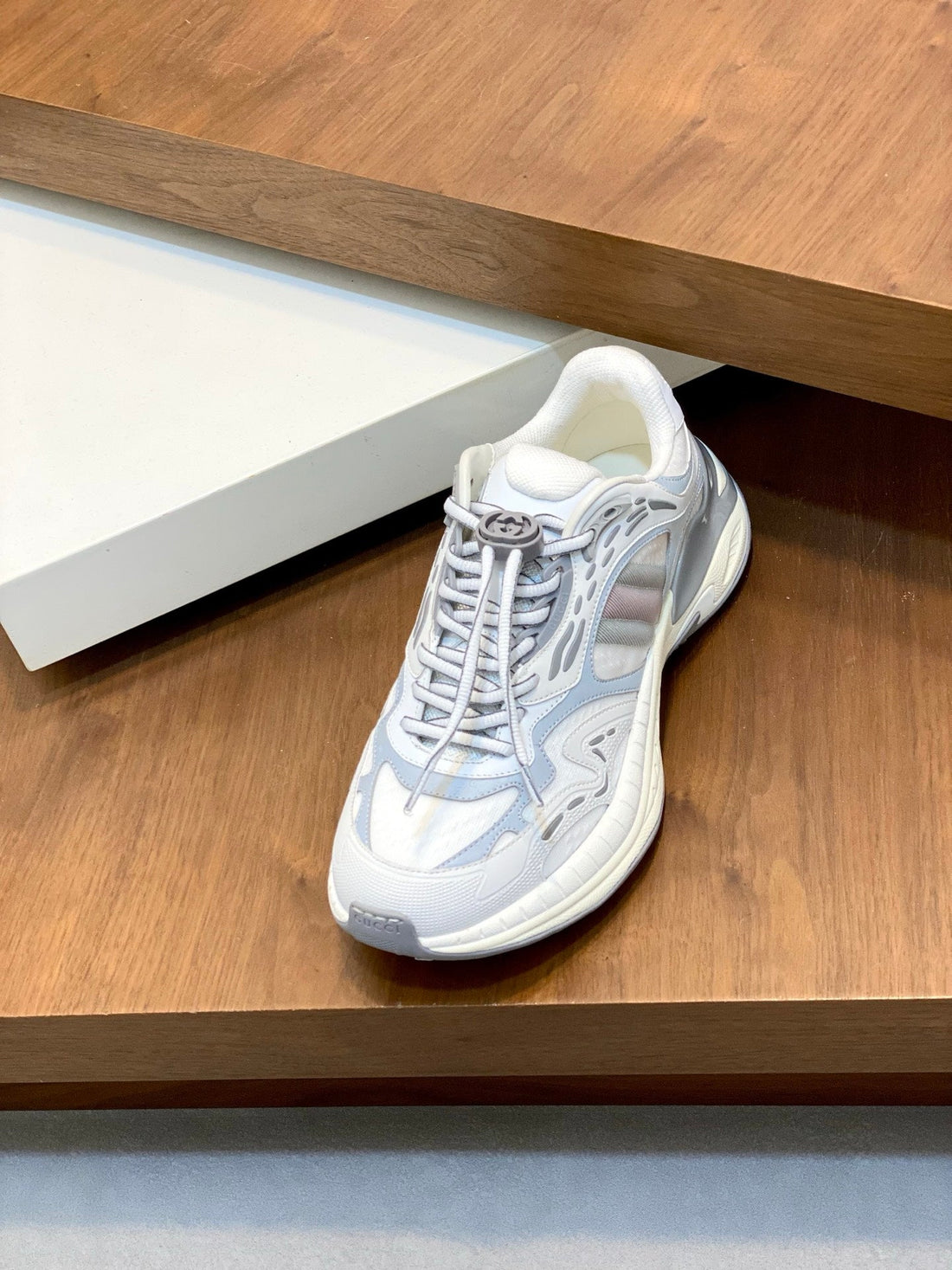 GG Men's 2.0 Sneakers White Grey Cowhide 720706